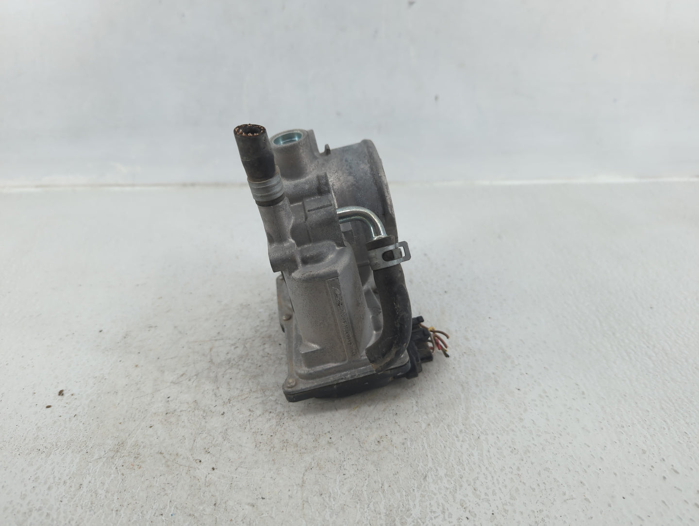 2012-2016 Subaru Impreza Throttle Body P/N:16112AA380 Fits Fits 2011 2012 2013 2014 2015 2016 2017 2018 OEM Used Auto Parts 