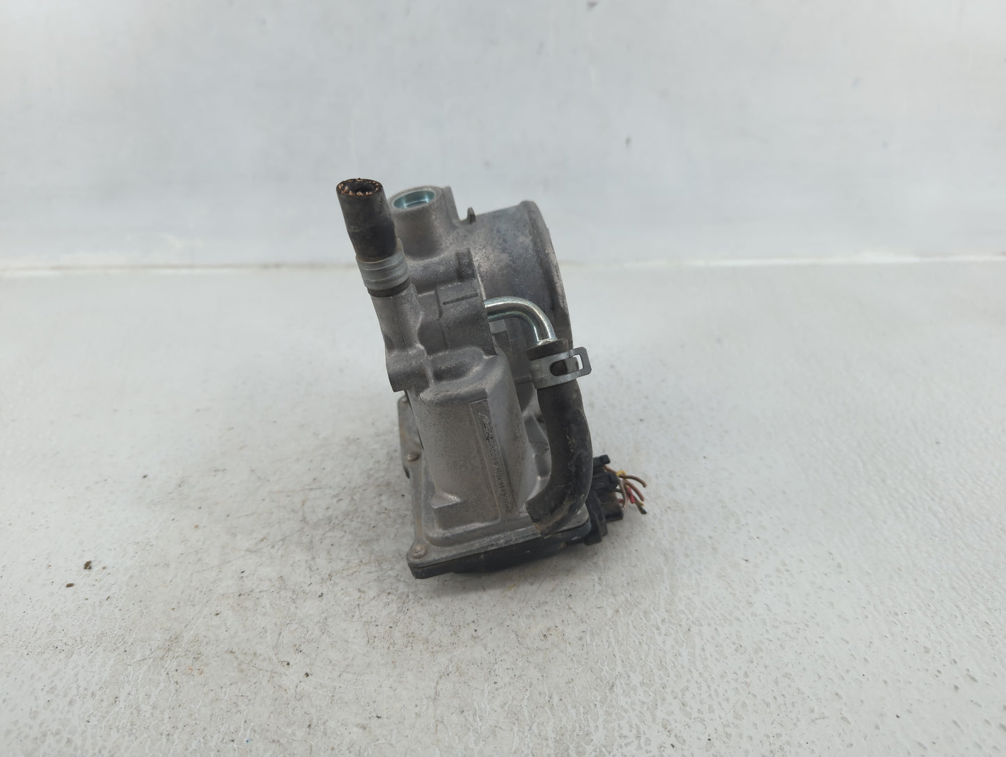 2012-2016 Subaru Impreza Throttle Body P/N:16112AA380 Fits Fits 2011 2012 2013 2014 2015 2016 2017 2018 OEM Used Auto Parts 