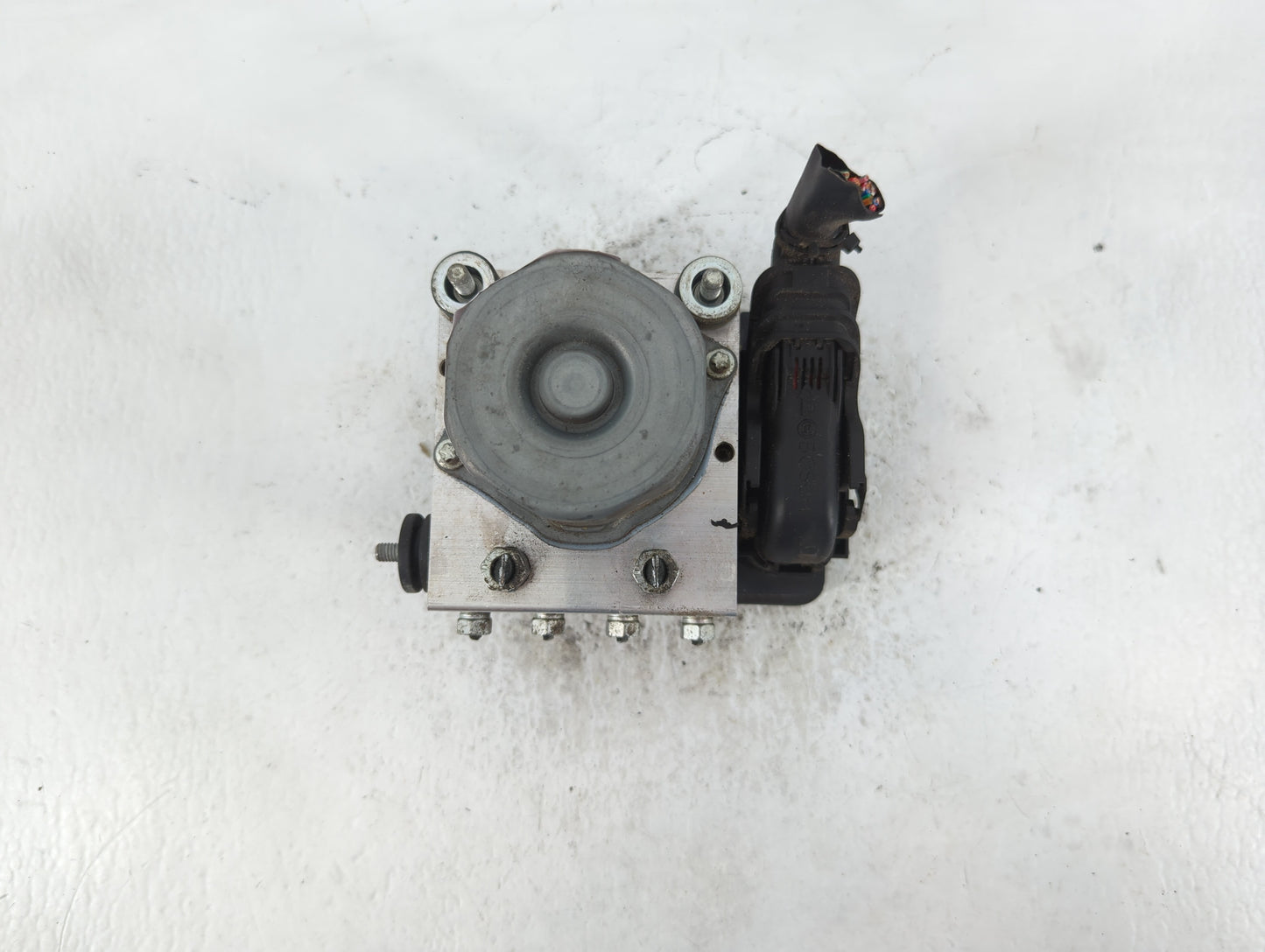 2013-2014 Subaru Impreza ABS Pump Control Module Replacement P/N:27536F J190 269 529 Fits Fits 2013 2014 OEM Used Auto Parts