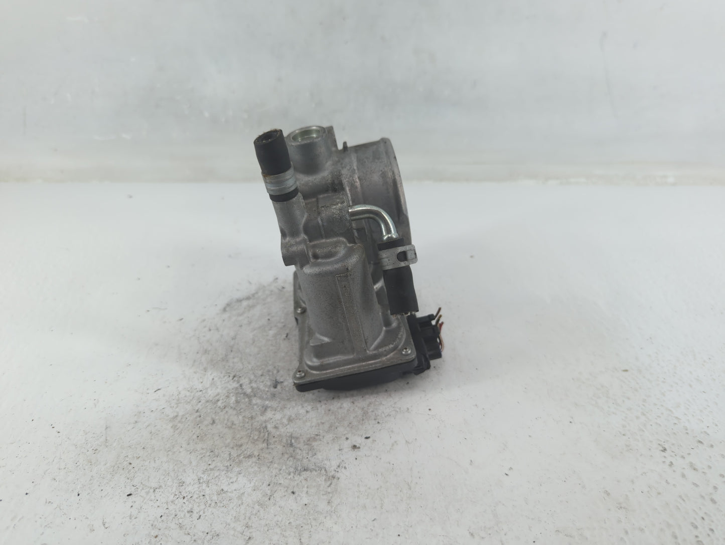 2012-2016 Subaru Impreza Throttle Body P/N:16112AA380 Fits Fits 2011 2012 2013 2014 2015 2016 2017 2018 OEM Used Auto Parts 