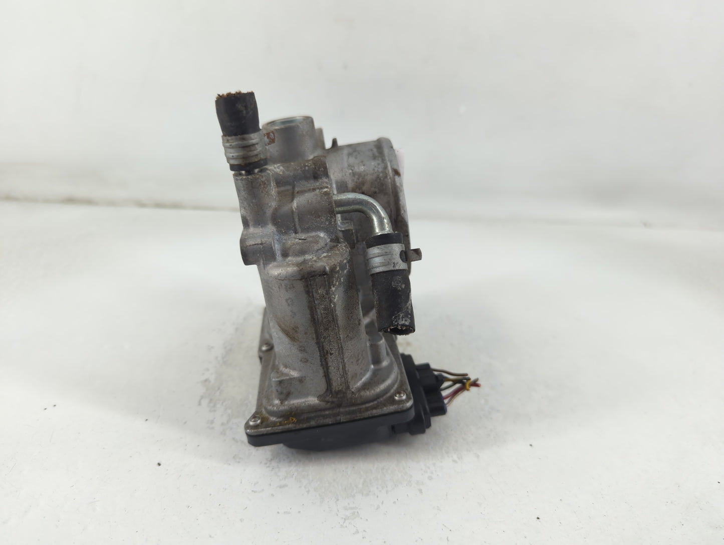 2012-2016 Subaru Impreza Throttle Body P/N:16112AA380 Fits Fits 2011 2012 2013 2014 2015 2016 2017 2018 OEM Used Auto Parts 