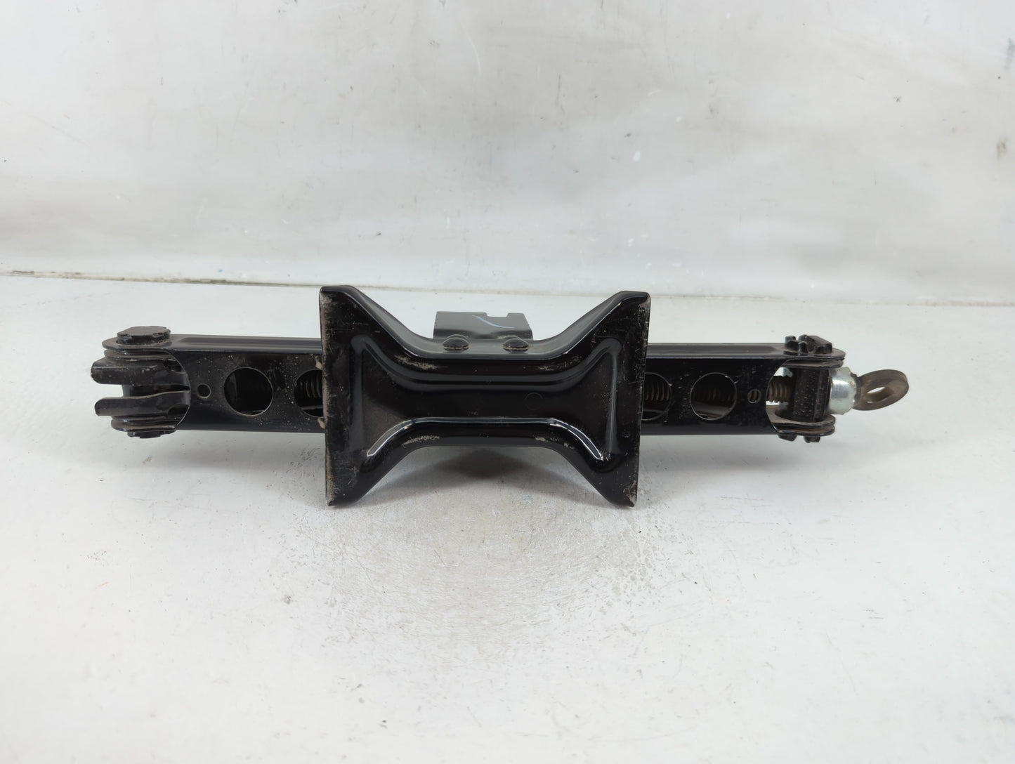 2014 Subaru Legacy Spare Scissor Car Jack 1123543 - Oemusedautoparts1.com