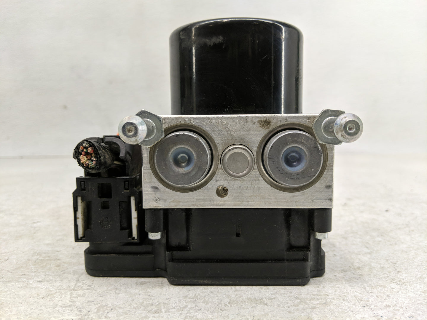 2013-2014 Subaru Legacy ABS Pump Control Module Replacement Fits Fits 2013 2014 OEM Used Auto Parts - Oemusedautoparts1.com