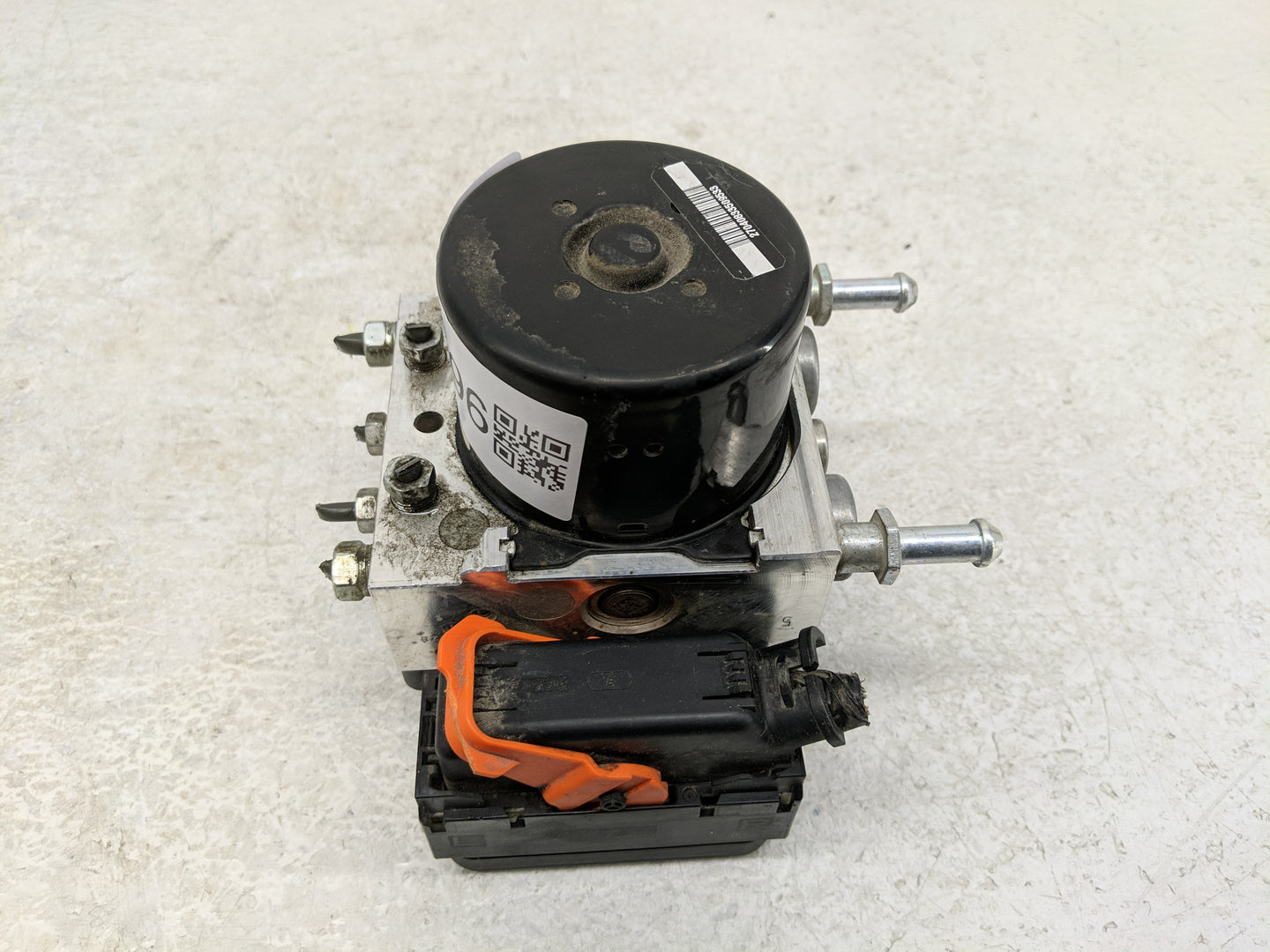 2013-2014 Subaru Legacy ABS Pump Control Module Replacement Fits Fits 2013 2014 OEM Used Auto Parts - Oemusedautoparts1.com