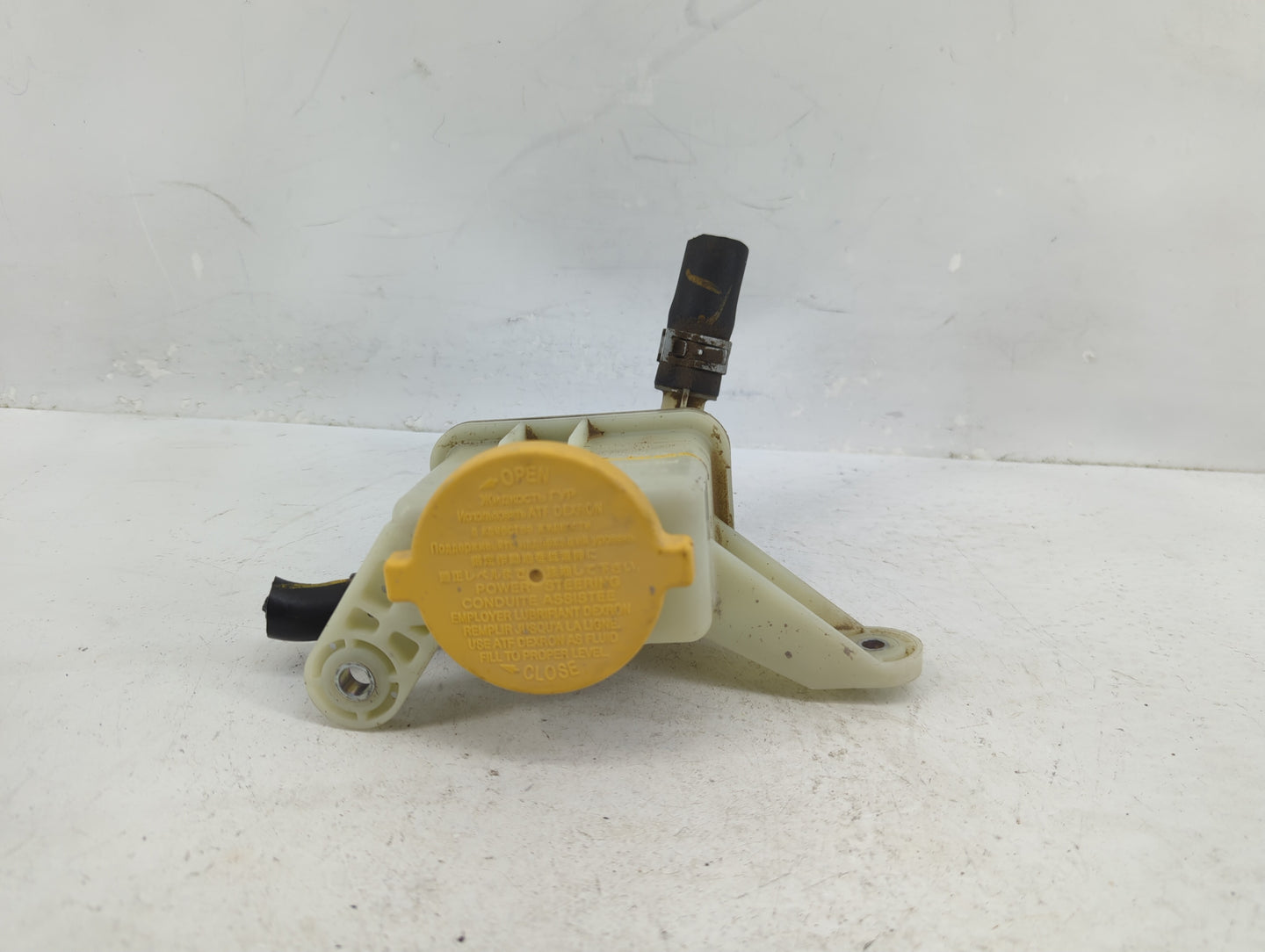 2014 Subaru Legacy Power Steering Reservoir - Oemusedautoparts1.com