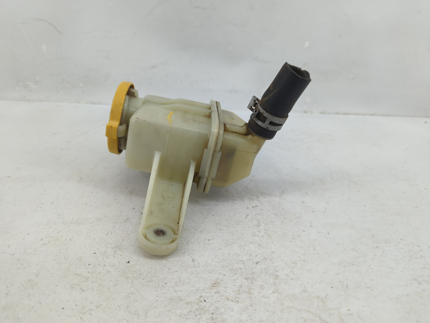 2014 Subaru Legacy Power Steering Reservoir - Oemusedautoparts1.com