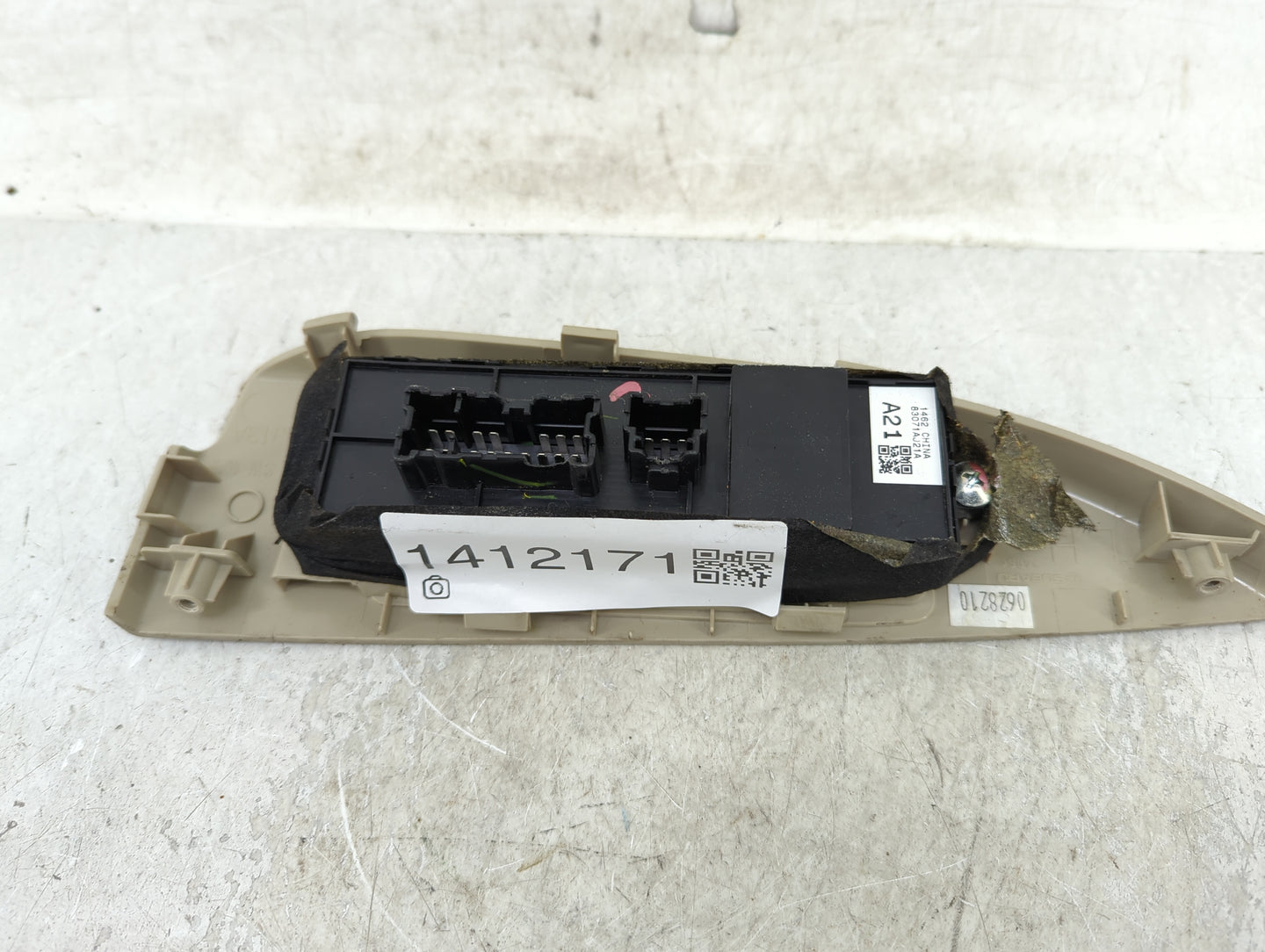 2013-2014 Subaru Legacy Master Power Window Switch Replacement Driver Side Left P/N:83071AJ21A Fits Fits 2013 2014 OEM Used 