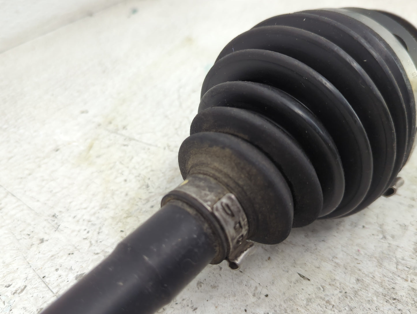 2010-2014 Subaru Legacy Axle Shaft Front Passenger Cv C/v - Oemusedautoparts1.com