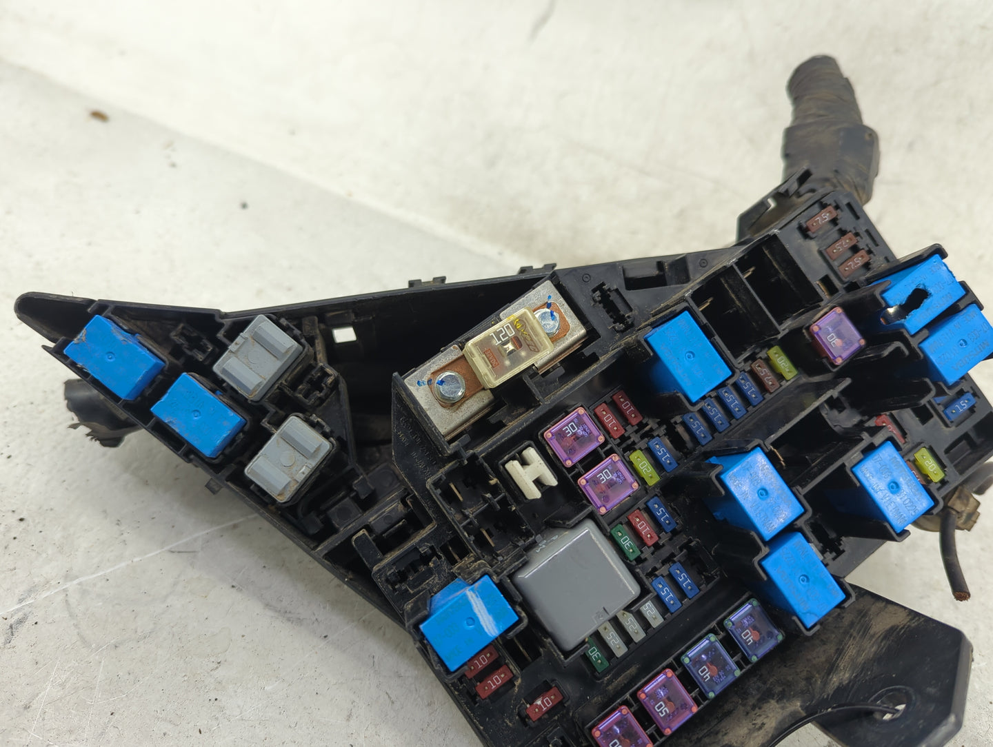 2010-2014 Subaru Legacy Fusebox Fuse Box Panel Relay Module Fits Fits 2010 2011 2012 2013 2014 OEM Used Auto Parts - Oemused