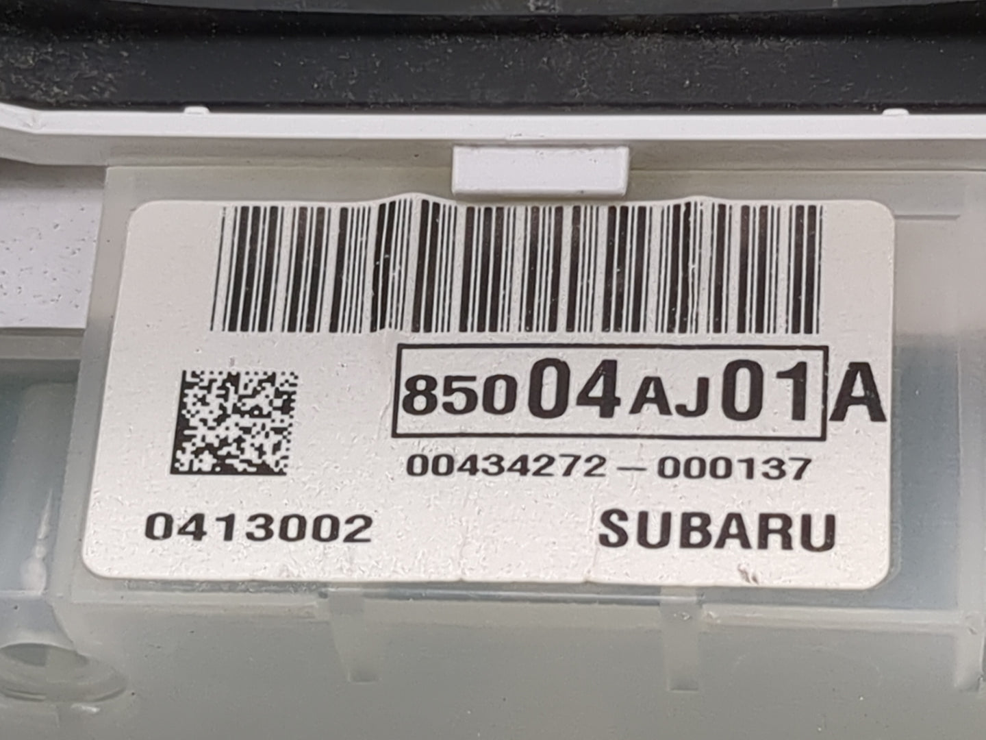 2013-2014 Subaru Legacy Instrument Cluster Speedometer Gauges P/N:85004AJ01A 00434272-000137, 0413002 Miles: Fits Fits 2013 