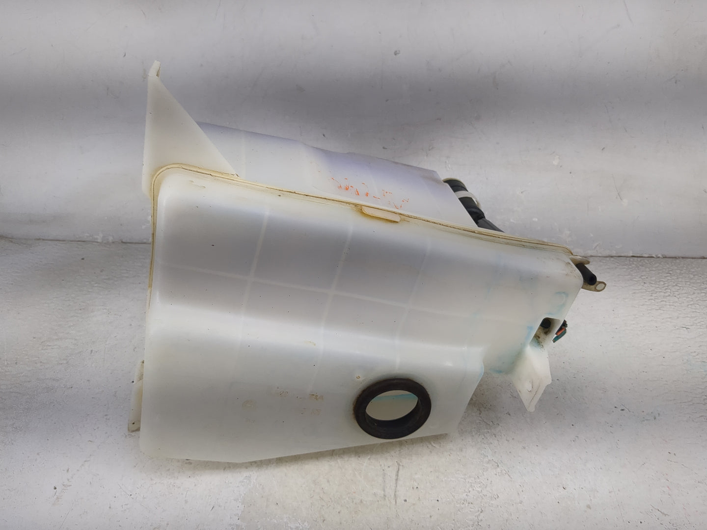 2010-2014 Subaru Legacy Windshield Washer Fluid Reservoir Bottle Oem 1474101 - Oemusedautoparts1.com