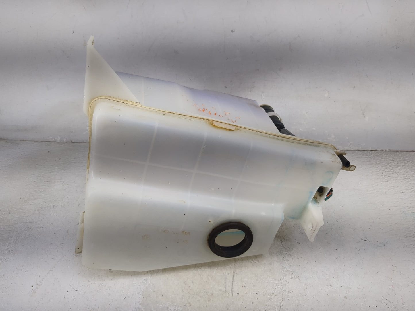 2010-2014 Subaru Legacy Windshield Washer Fluid Reservoir Bottle Oem 1474101 - Oemusedautoparts1.com