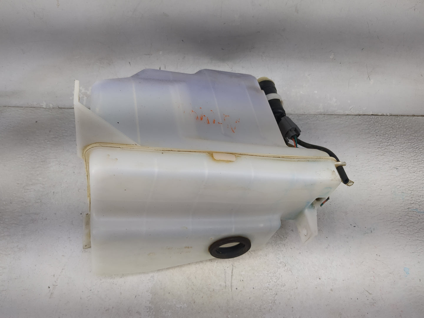 2010-2014 Subaru Legacy Windshield Washer Fluid Reservoir Bottle Oem 1474101 - Oemusedautoparts1.com