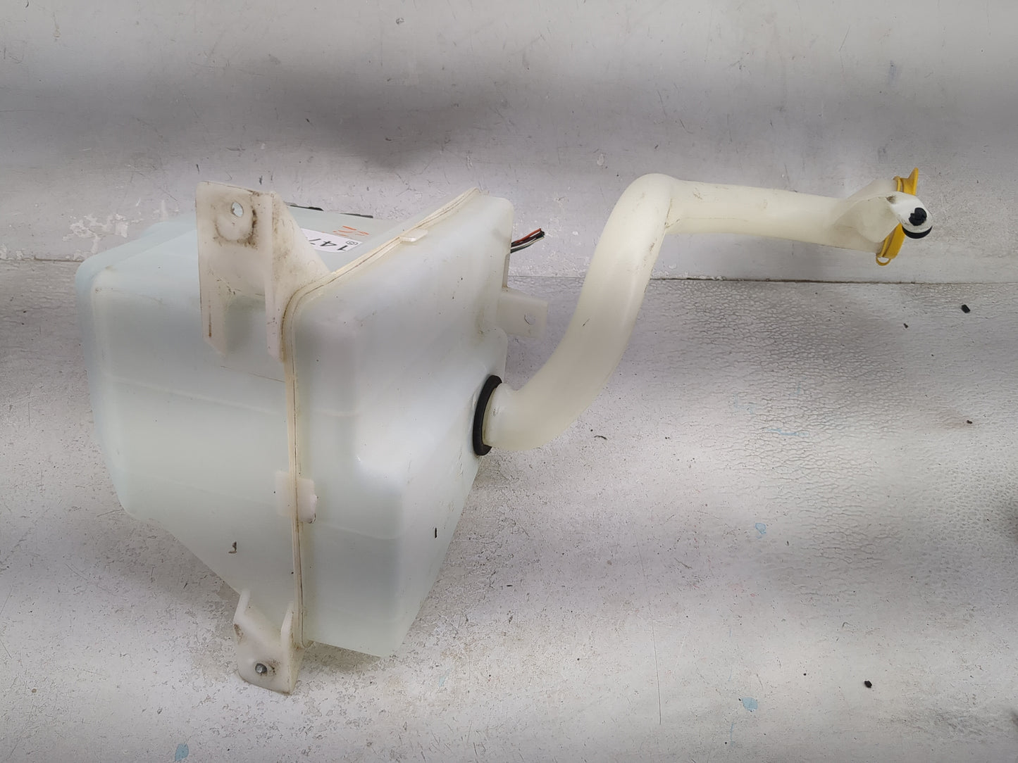 2010-2014 Subaru Legacy Windshield Washer Fluid Reservoir Bottle Oem 1474118 - Oemusedautoparts1.com