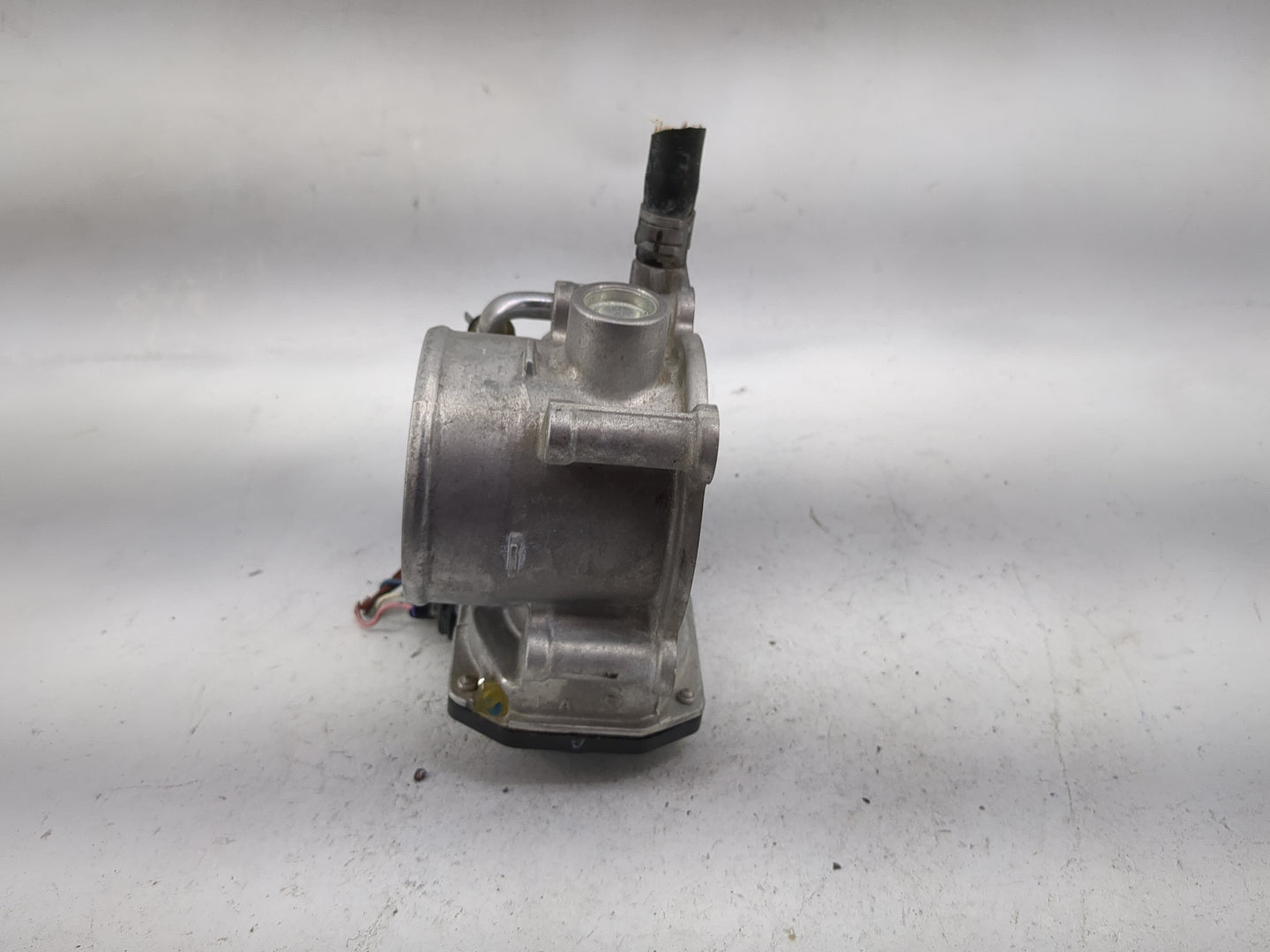 2013-2019 Subaru Legacy Throttle Body P/N:16112AA38A 110201780 Fits Fits 2013 2014 2015 2016 2017 2018 2019 OEM Used Auto Pa