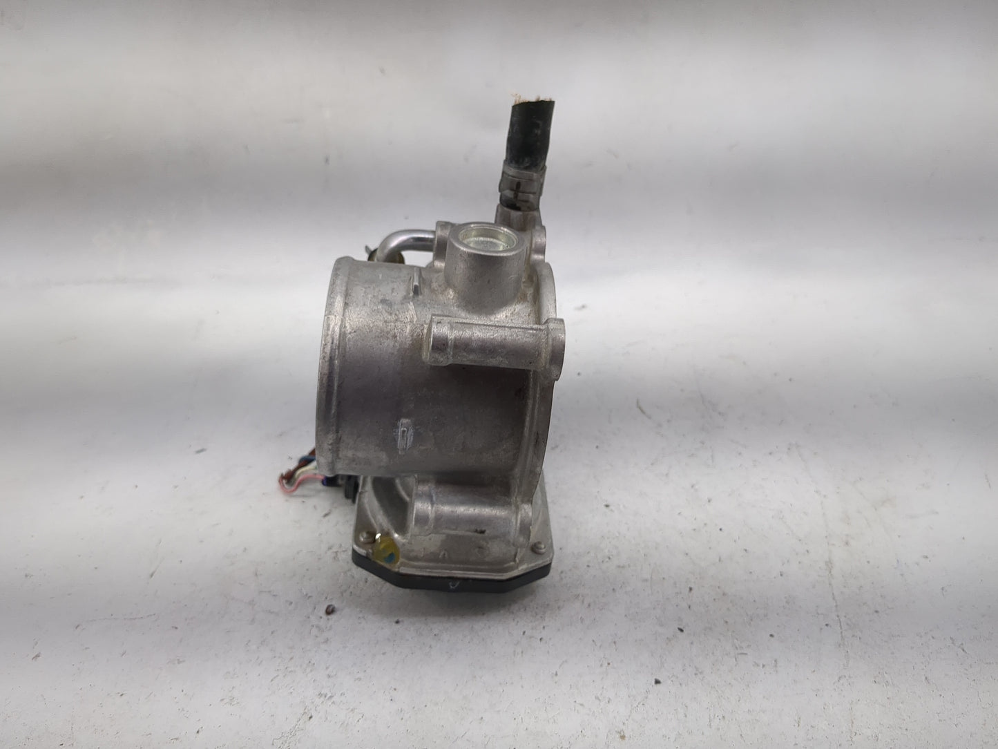 2013-2019 Subaru Legacy Throttle Body P/N:16112AA38A 110201780 Fits Fits 2013 2014 2015 2016 2017 2018 2019 OEM Used Auto Pa