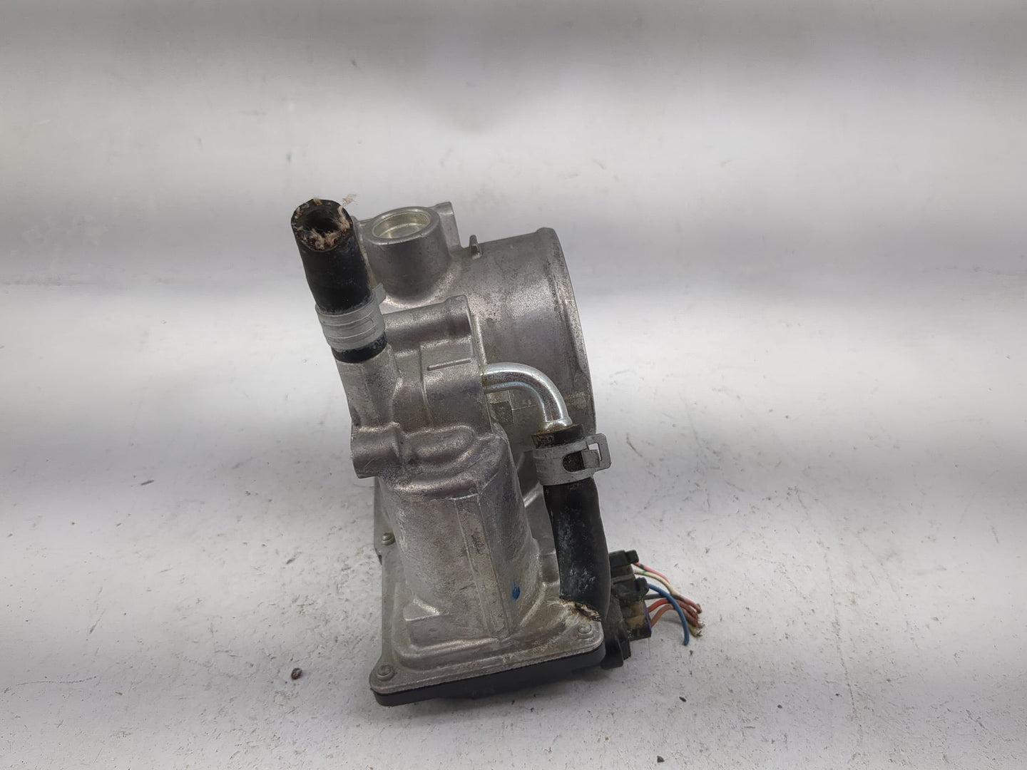 2013-2019 Subaru Legacy Throttle Body P/N:16112AA38A 110201780 Fits Fits 2013 2014 2015 2016 2017 2018 2019 OEM Used Auto Pa