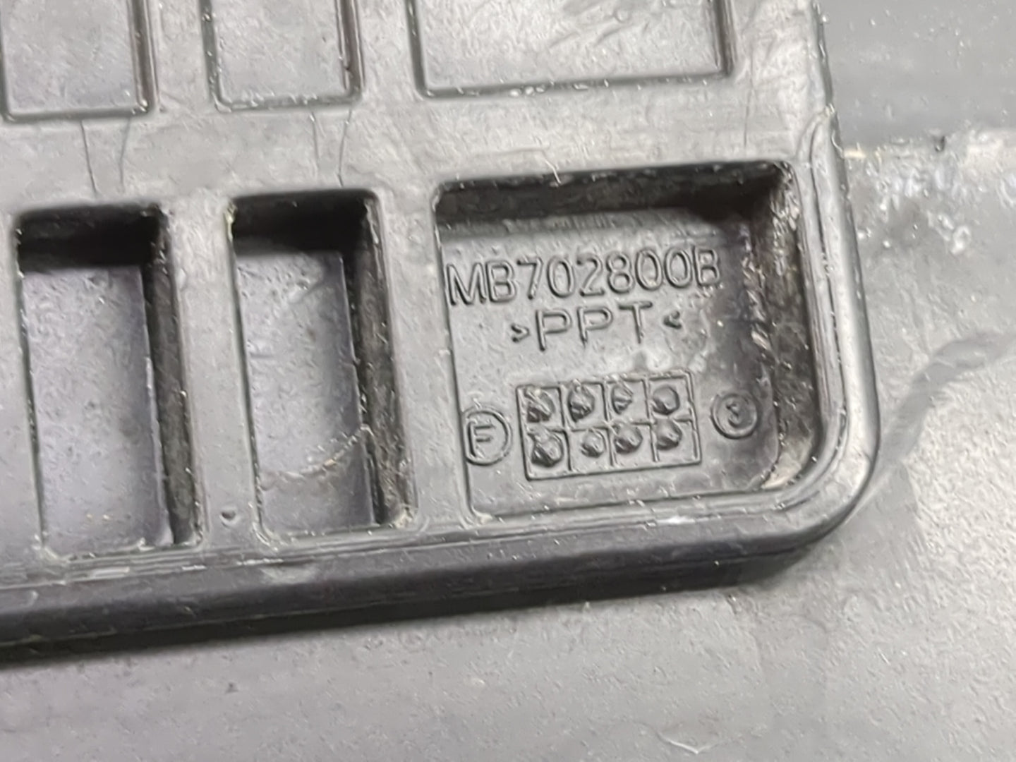 2010-2014 Subaru Legacy Fusebox Fuse Box Panel Relay Module P/N:MB702800B Fits Fits 2010 2011 2012 2013 2014 OEM Used Auto P