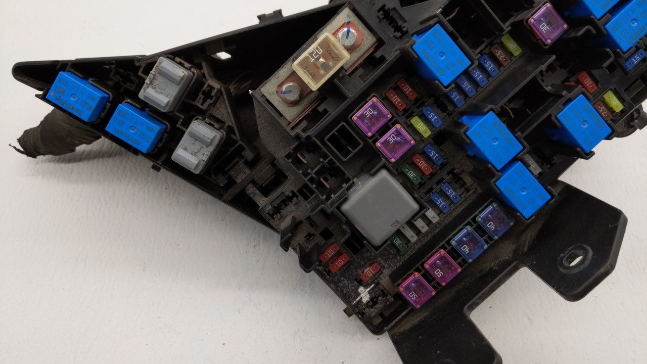 2010-2014 Subaru Legacy Fusebox Fuse Box Panel Relay Module Fits Fits 2010 2011 2012 2013 2014 OEM Used Auto Parts - Oemused