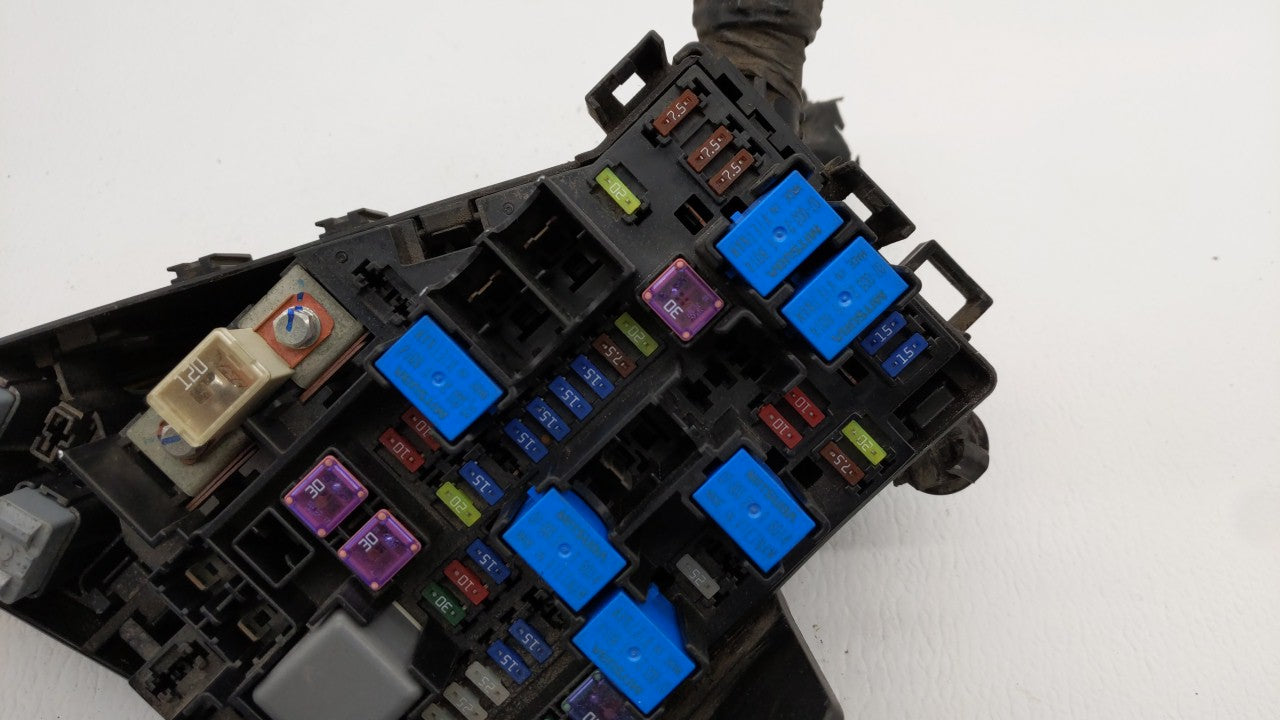 2010-2014 Subaru Legacy Fusebox Fuse Box Panel Relay Module Fits Fits 2010 2011 2012 2013 2014 OEM Used Auto Parts - Oemused