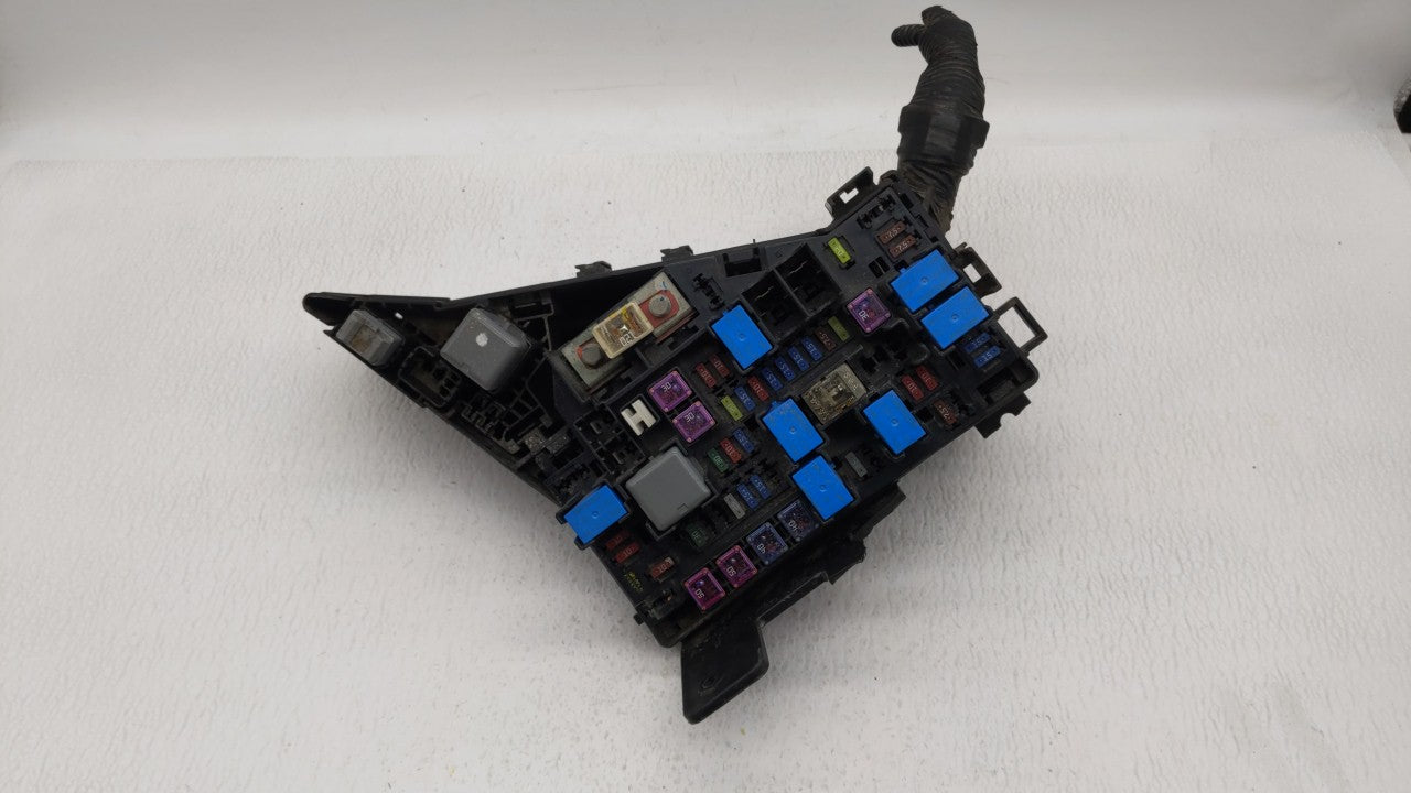 2010-2014 Subaru Legacy Fusebox Fuse Box Panel Relay Module P/N:MB503200B Fits Fits 2010 2011 2012 2013 2014 OEM Used Auto P
