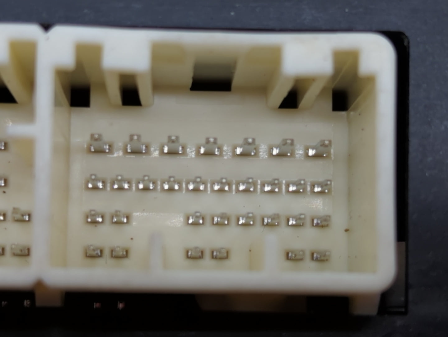 2013-2014 Subaru Legacy PCM Engine Control Computer ECU ECM PCU OEM P/N:22765AE07E 22765AE07C, 22765AE06D Fits Fits 2013 201