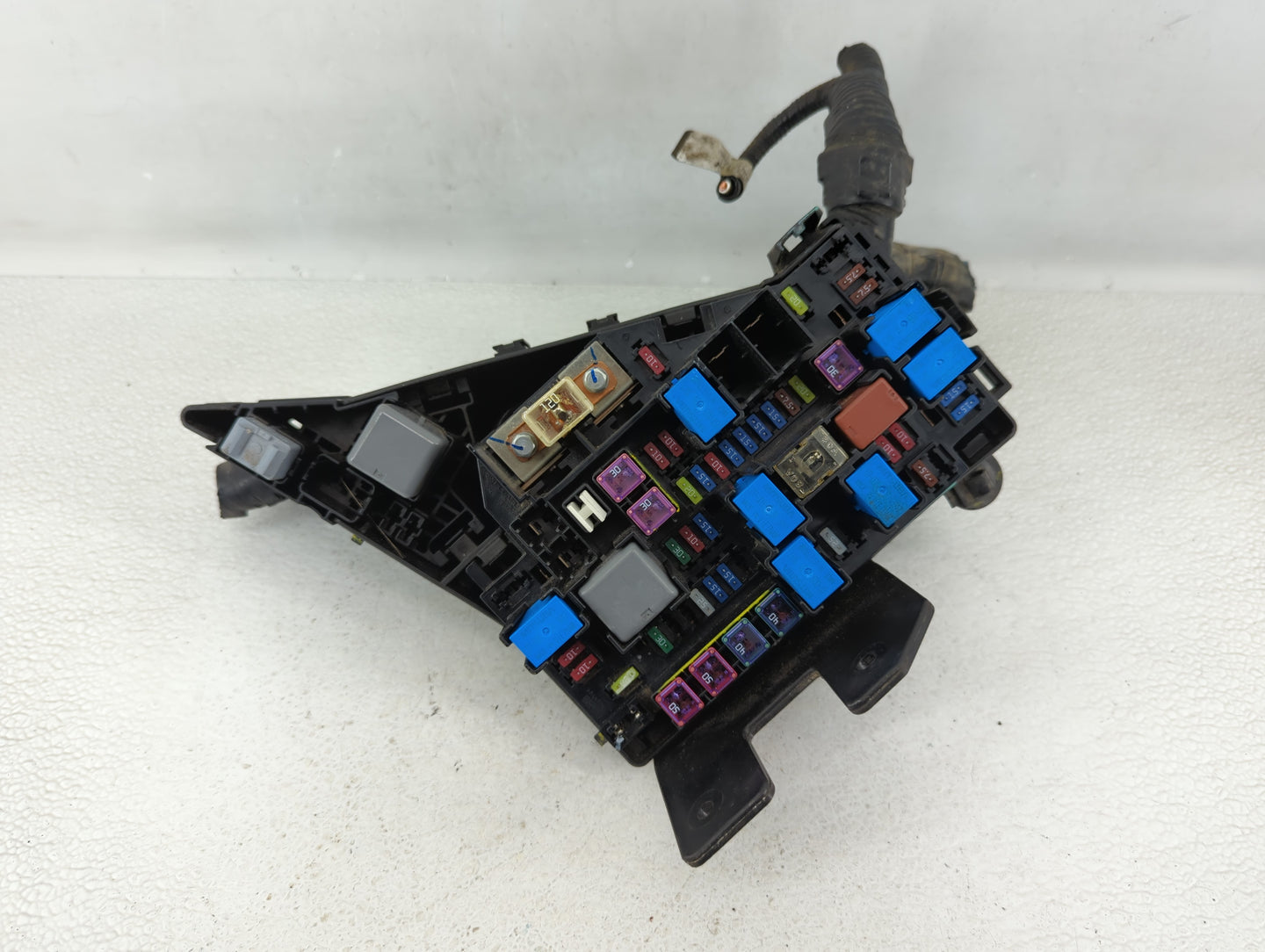 2010-2014 Subaru Legacy Fusebox Fuse Box Panel Relay Module P/N:MB702800B Fits Fits 2010 2011 2012 2013 2014 OEM Used Auto P