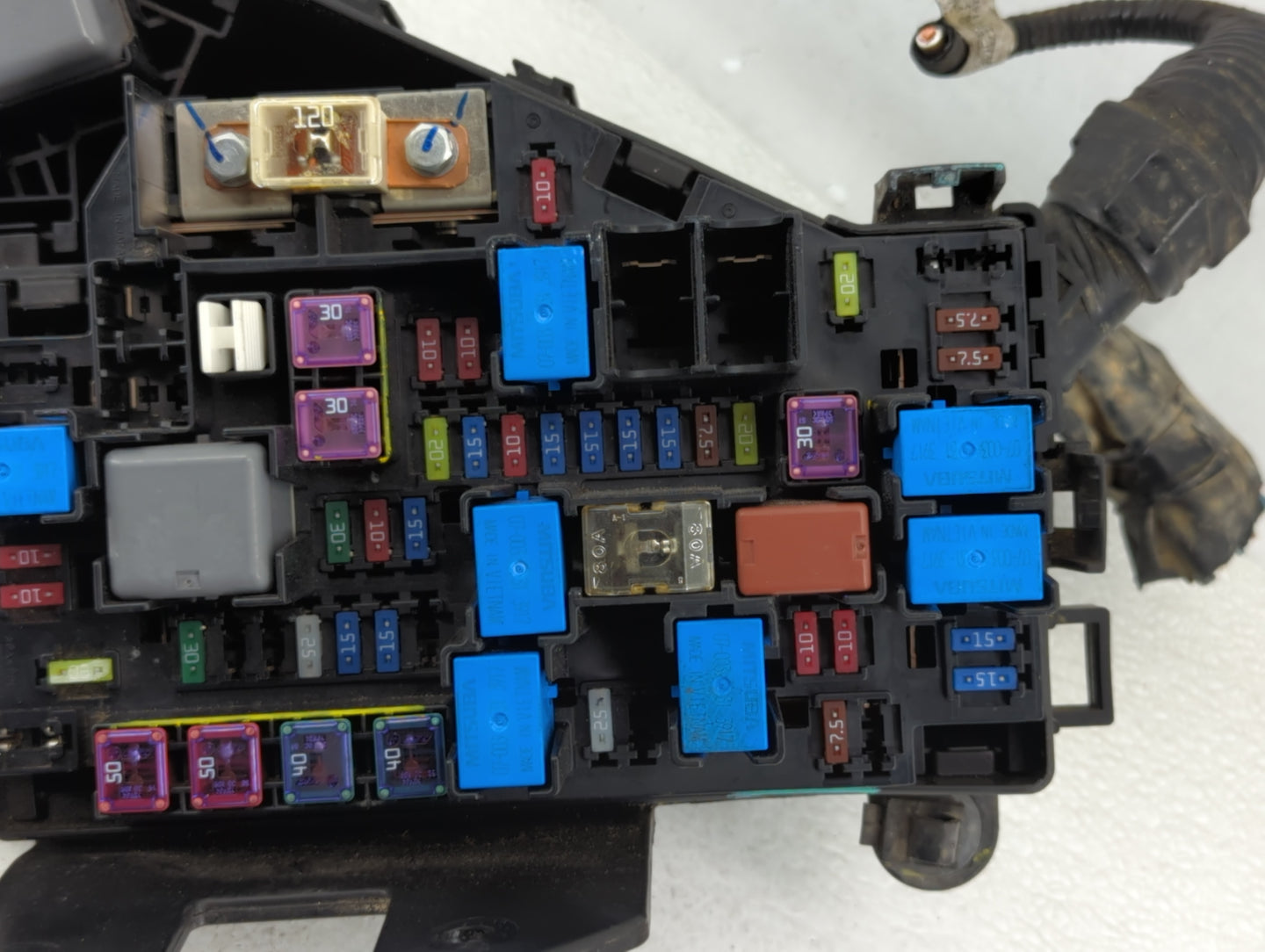 2010-2014 Subaru Legacy Fusebox Fuse Box Panel Relay Module P/N:MB702800B Fits Fits 2010 2011 2012 2013 2014 OEM Used Auto P