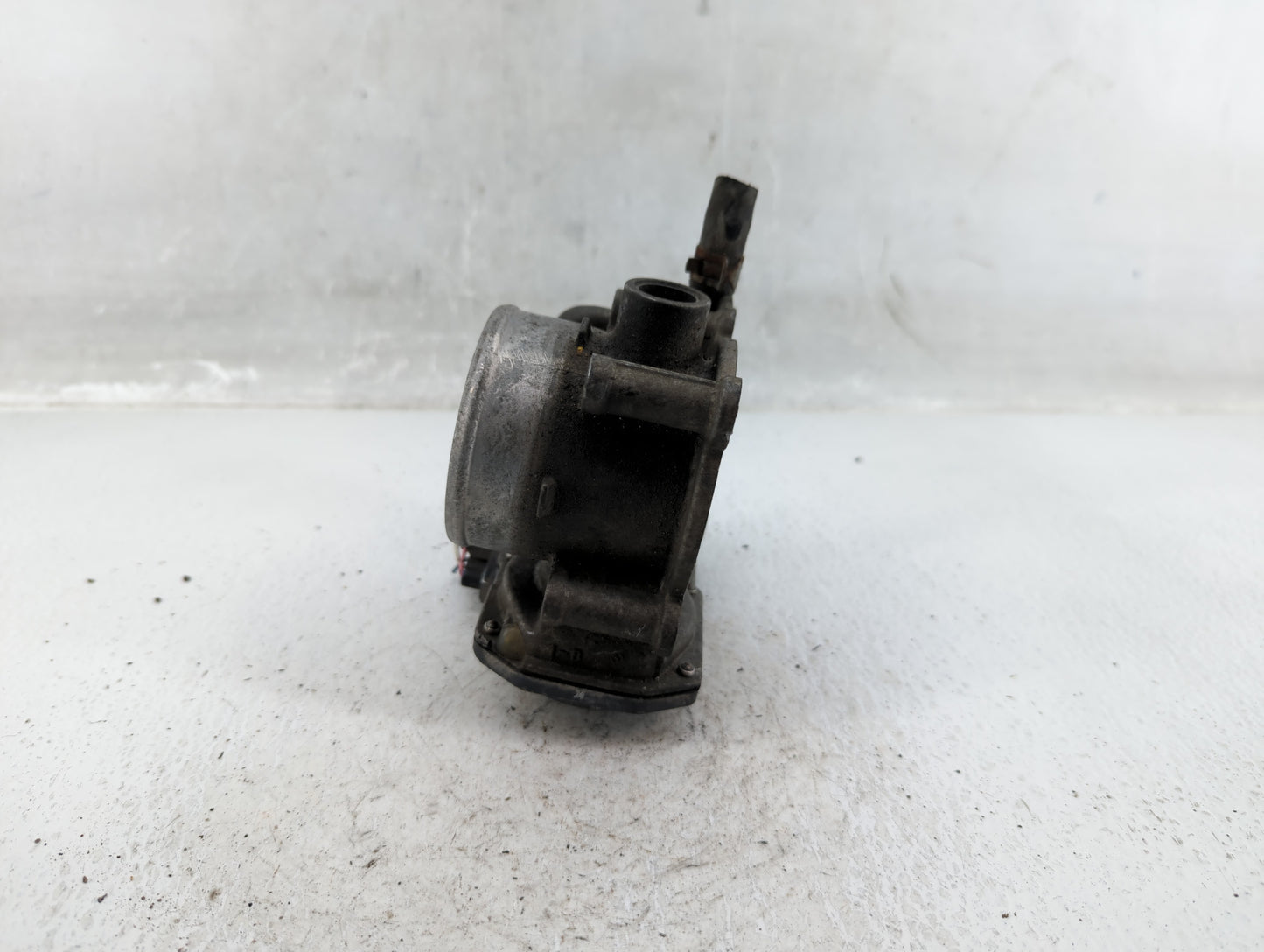 2013-2019 Subaru Legacy Throttle Body P/N:16112AA38A Fits Fits 2013 2014 2015 2016 2017 2018 2019 OEM Used Auto Parts - Oemu
