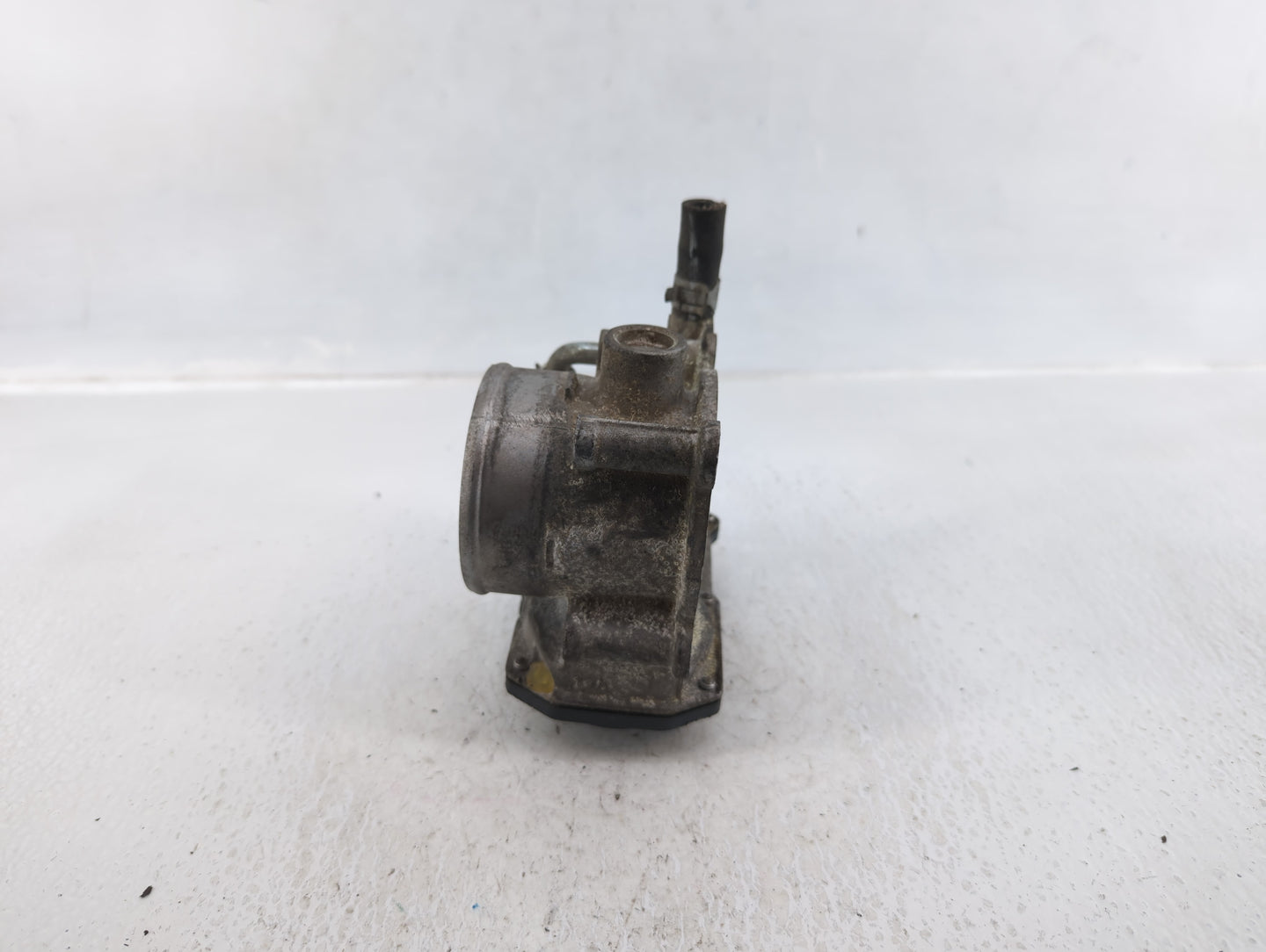 2013-2019 Subaru Legacy Throttle Body P/N:16112AA38A Fits Fits 2013 2014 2015 2016 2017 2018 2019 OEM Used Auto Parts - Oemu
