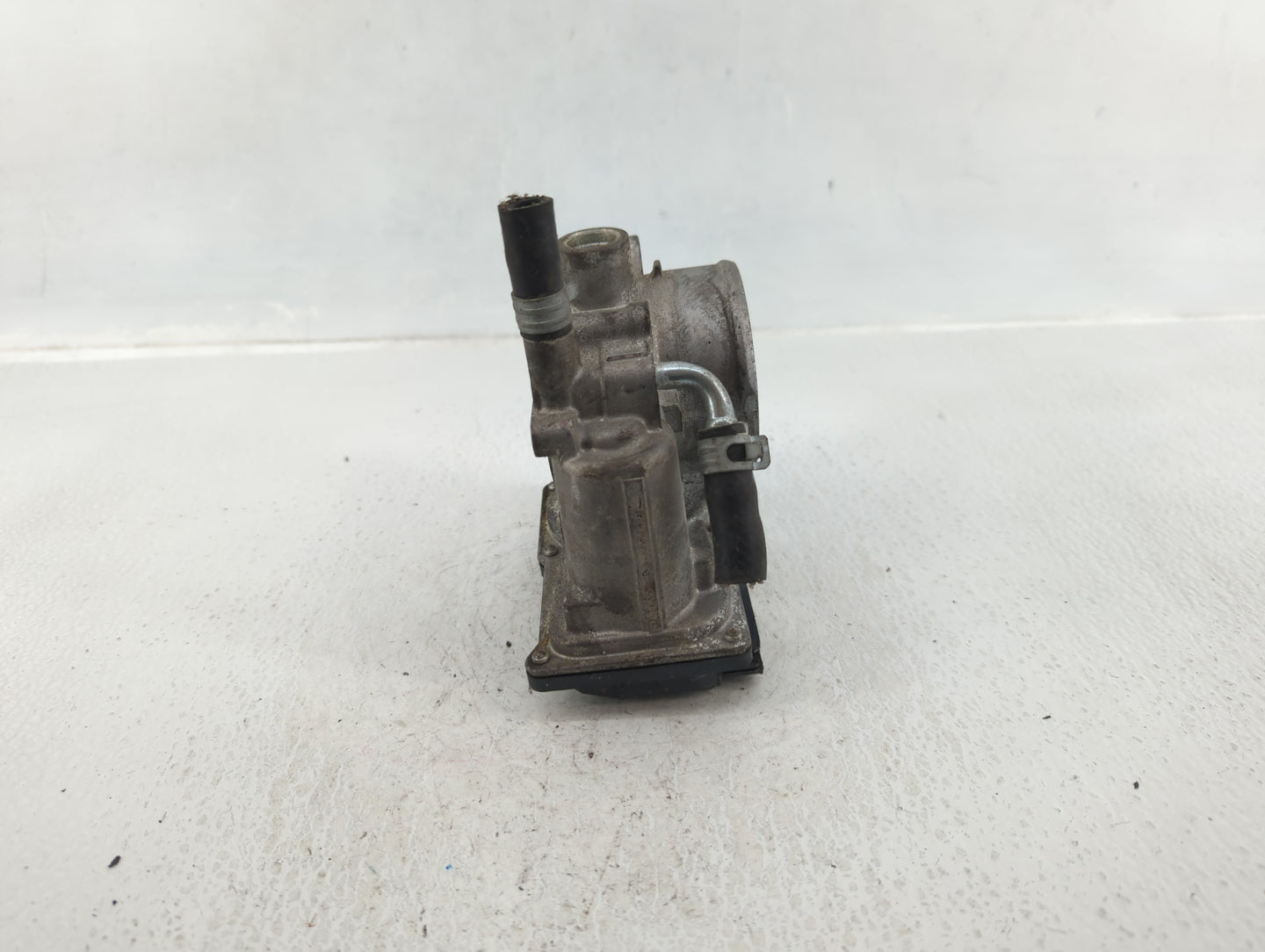 2013-2019 Subaru Legacy Throttle Body P/N:16112AA38A Fits Fits 2013 2014 2015 2016 2017 2018 2019 OEM Used Auto Parts - Oemu