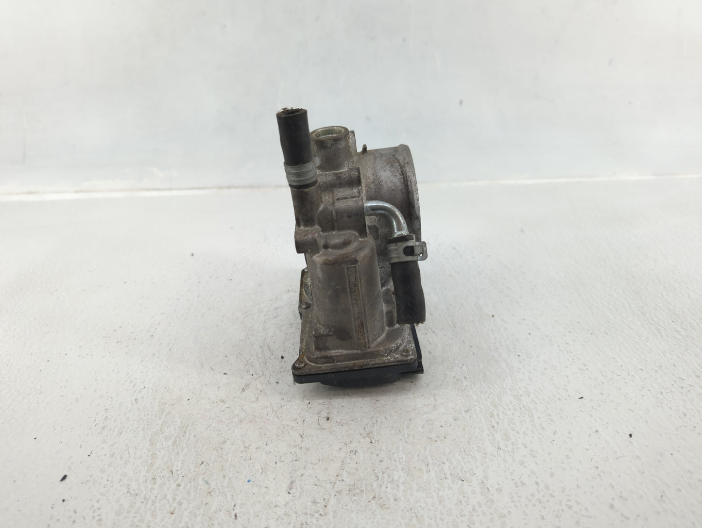 2013-2019 Subaru Legacy Throttle Body P/N:16112AA38A Fits Fits 2013 2014 2015 2016 2017 2018 2019 OEM Used Auto Parts - Oemu