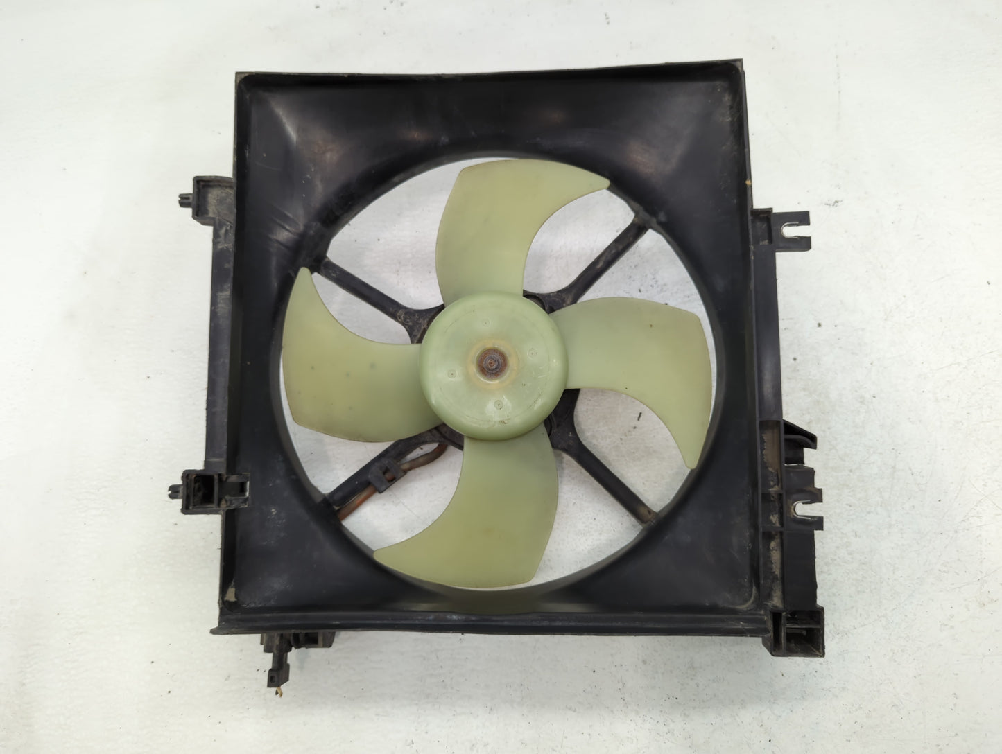2005-2014 Subaru Legacy Left Radiator Fan Motor Assembly 612421 - Oemusedautoparts1.com