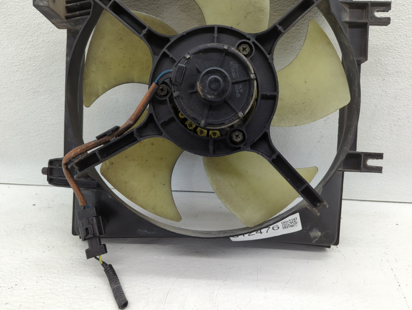 2005-2014 Subaru Legacy Left Radiator Fan Motor Assembly Black 612476 - Oemusedautoparts1.com