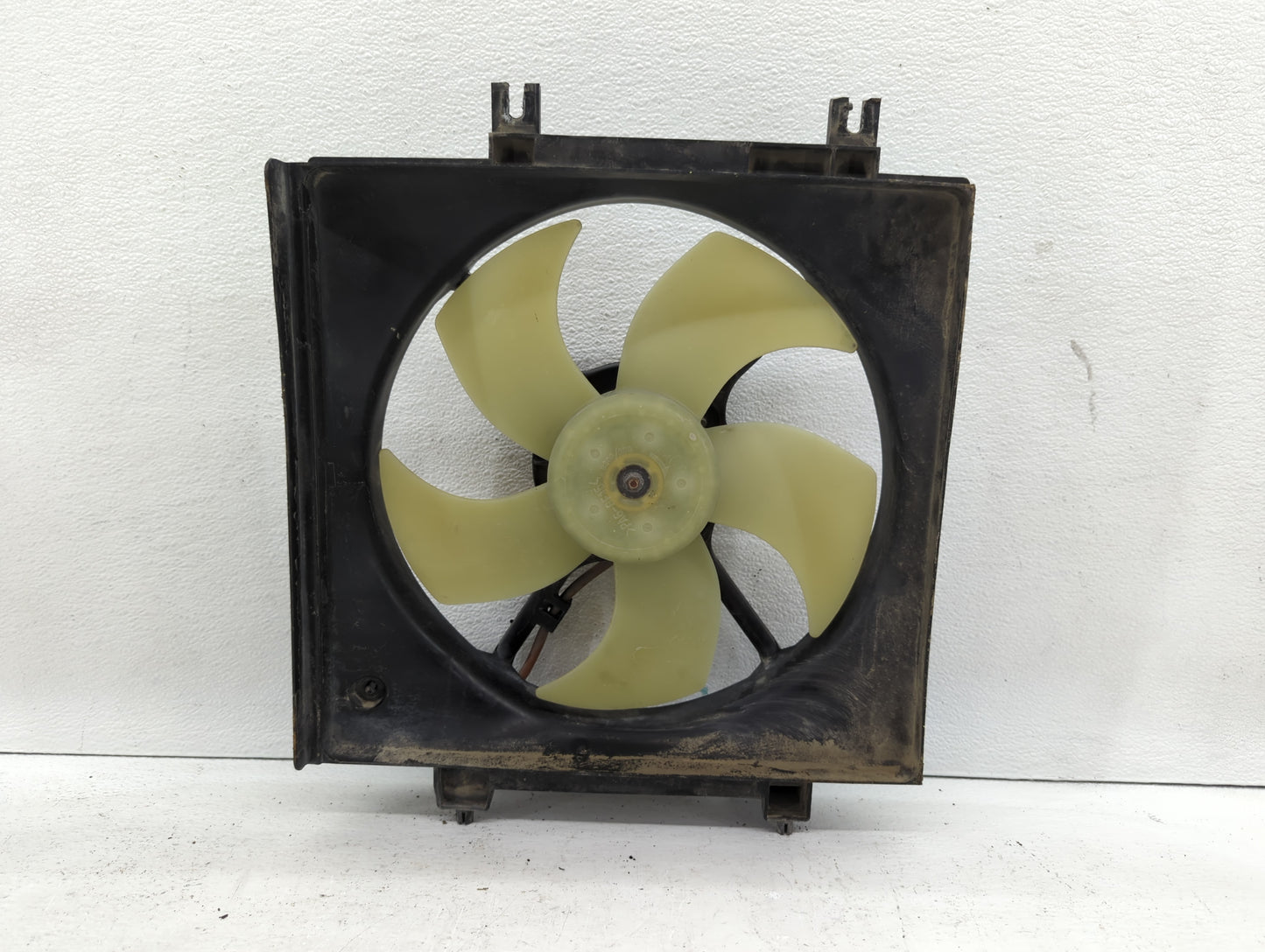 2005-2014 Subaru Legacy Left Radiator Fan Motor Assembly Black 612523 - Oemusedautoparts1.com