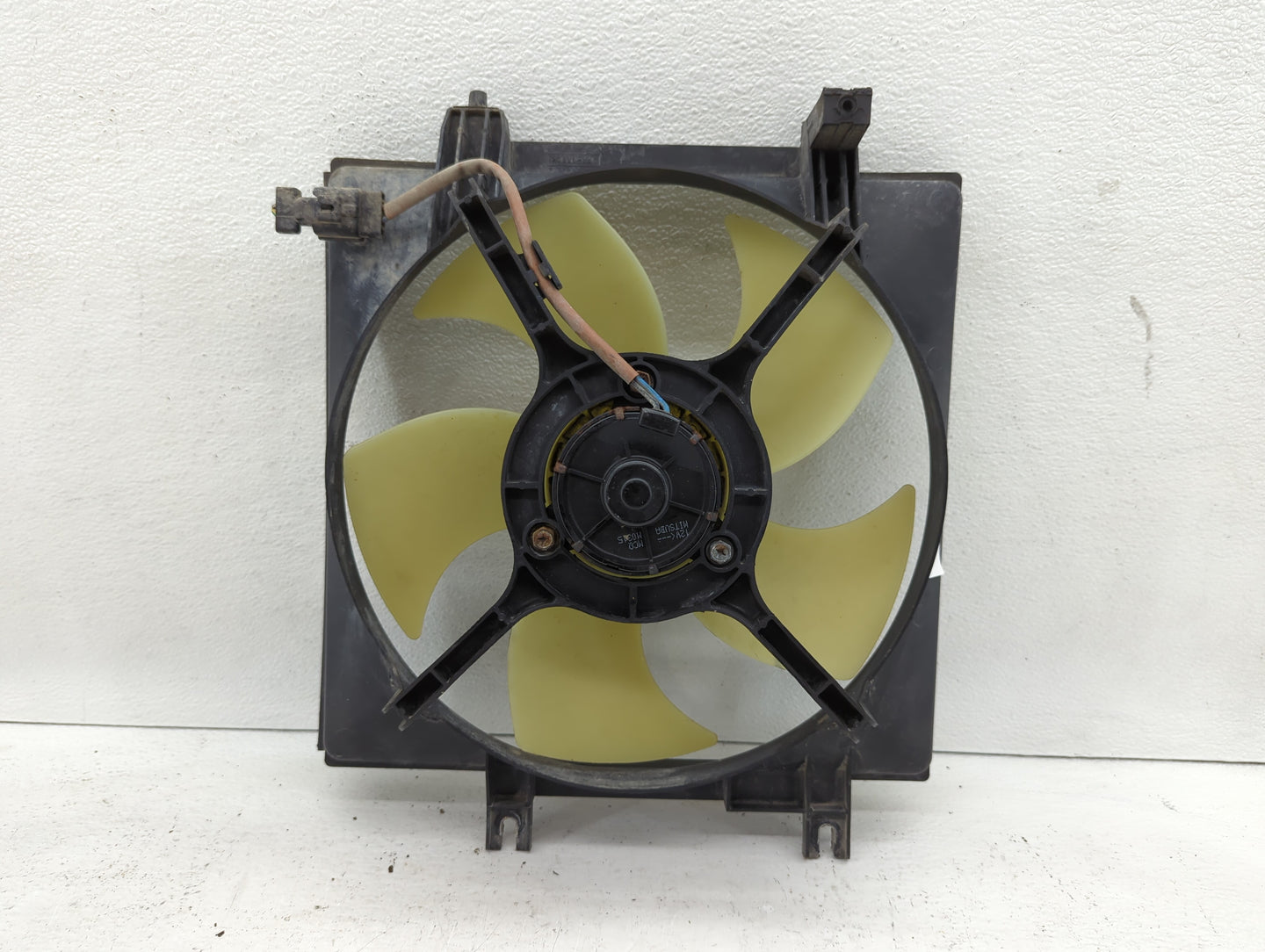 2005-2014 Subaru Legacy Left Radiator Fan Motor Assembly Cream 612630 - Oemusedautoparts1.com