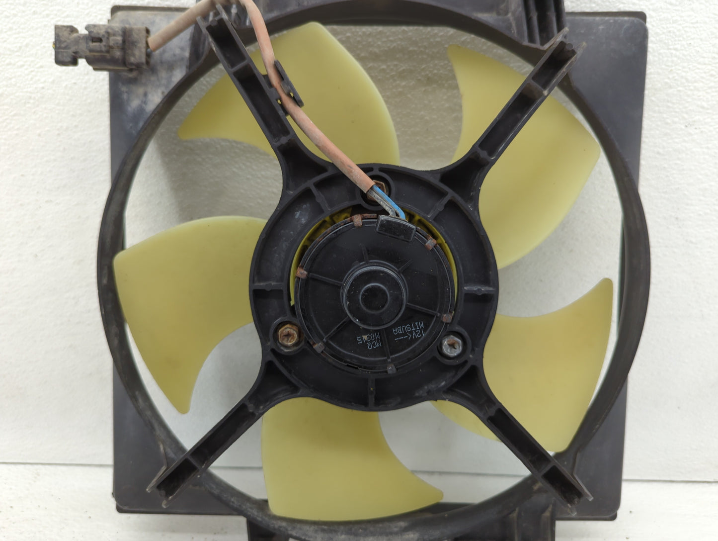 2005-2014 Subaru Legacy Left Radiator Fan Motor Assembly Cream - Oemusedautoparts1.com