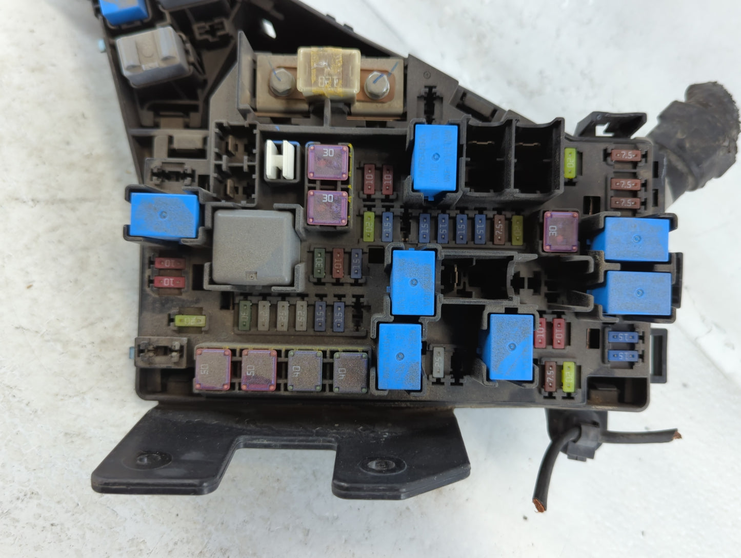 2010-2014 Subaru Legacy Fusebox Fuse Box Panel Relay Module P/N:MB503202B Fits Fits 2010 2011 2012 2013 2014 OEM Used Auto P