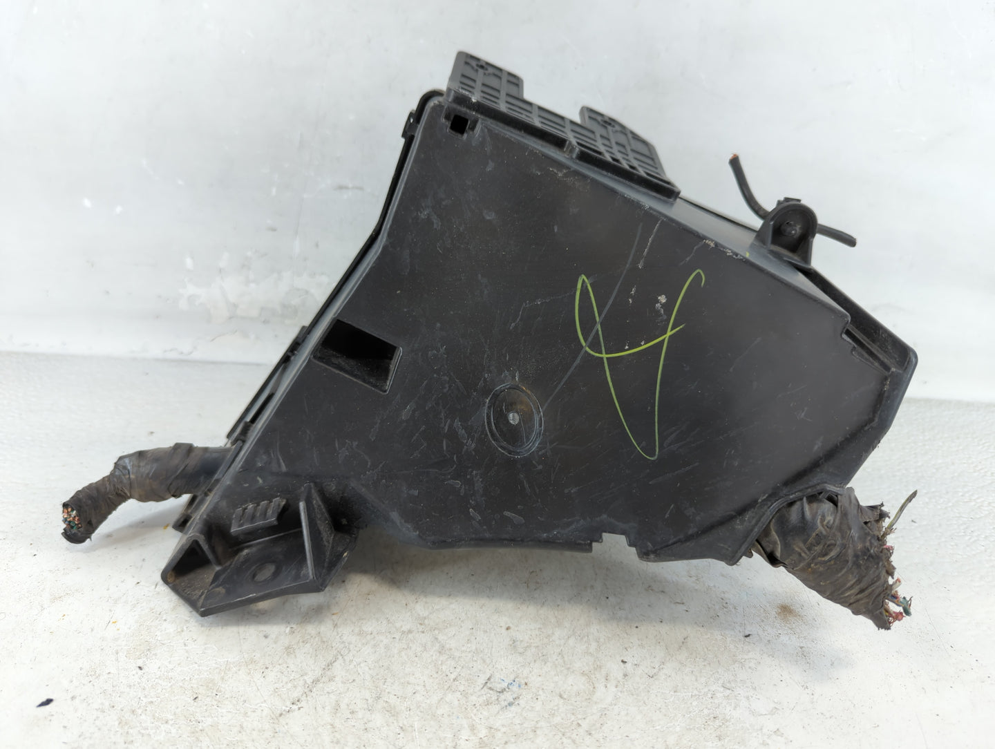 2010-2014 Subaru Legacy Fusebox Fuse Box Panel Relay Module P/N:MB503202B Fits Fits 2010 2011 2012 2013 2014 OEM Used Auto P