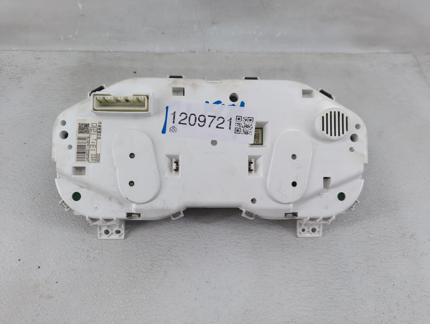 2014 Subaru Xv Instrument Cluster Speedometer Gauges P/N:85013FJ120 Fits OEM Used Auto Parts - Oemusedautoparts1.com