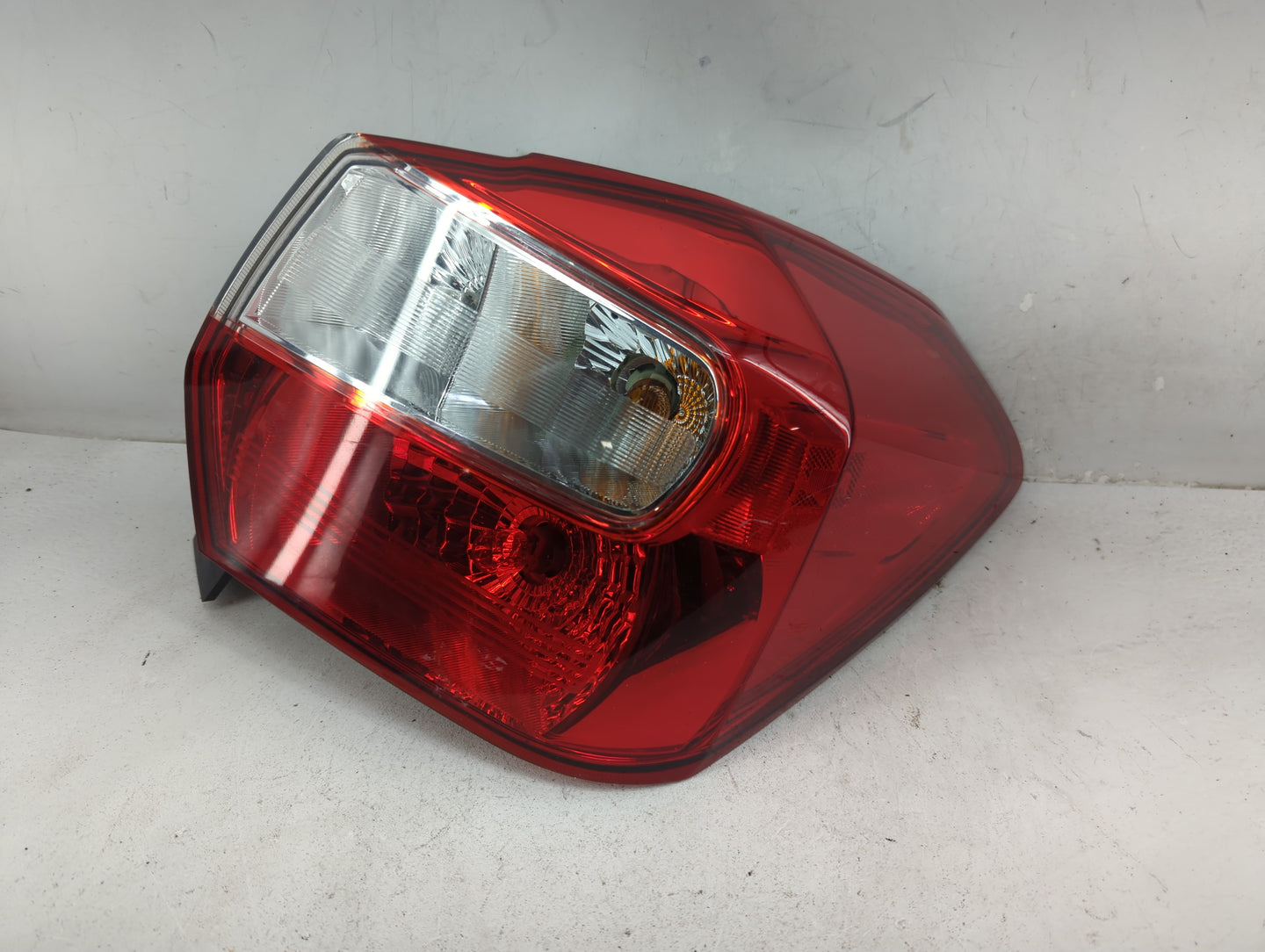 2013-2015 Subaru Xv Tail Light Assembly Passenger Right OEM P/N:84201-FJ060 Fits Fits 2012 2013 2014 2015 2016 OEM Used Auto