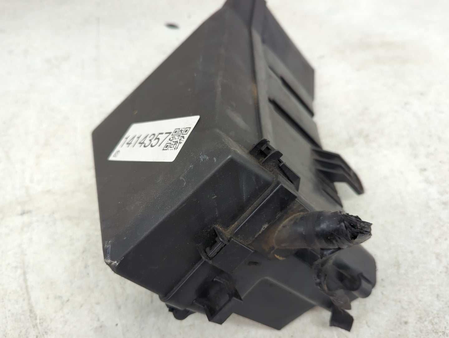 2013-2014 Subaru Xv Fusebox Fuse Box Panel Relay Module Fits Fits 2012 2013 2014 OEM Used Auto Parts - Oemusedautoparts1.com