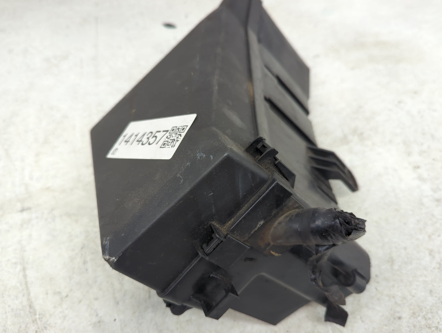2013-2014 Subaru Xv Fusebox Fuse Box Panel Relay Module Fits Fits 2012 2013 2014 OEM Used Auto Parts - Oemusedautoparts1.com