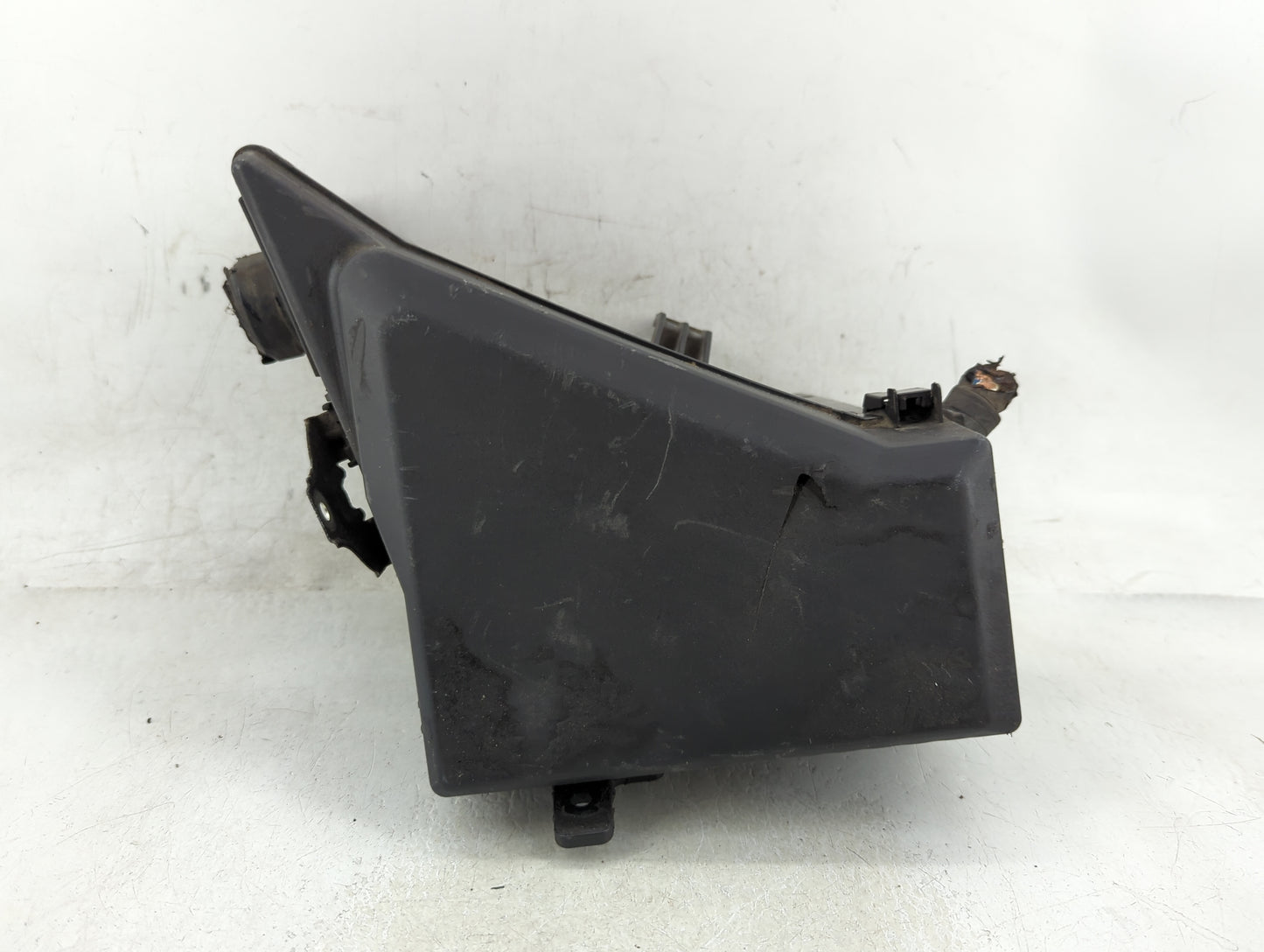 2013-2014 Subaru Xv Fusebox Fuse Box Panel Relay Module P/N:MB100200B Fits Fits 2012 2013 2014 OEM Used Auto Parts - Oemused