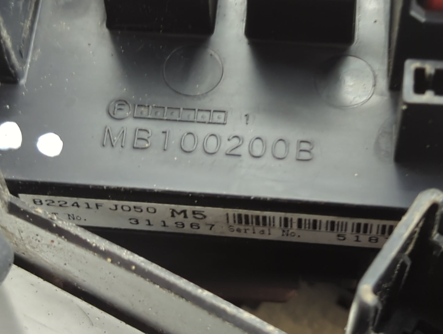 2013-2014 Subaru Xv Fusebox Fuse Box Panel Relay Module P/N:MB100200B Fits Fits 2012 2013 2014 OEM Used Auto Parts - Oemused