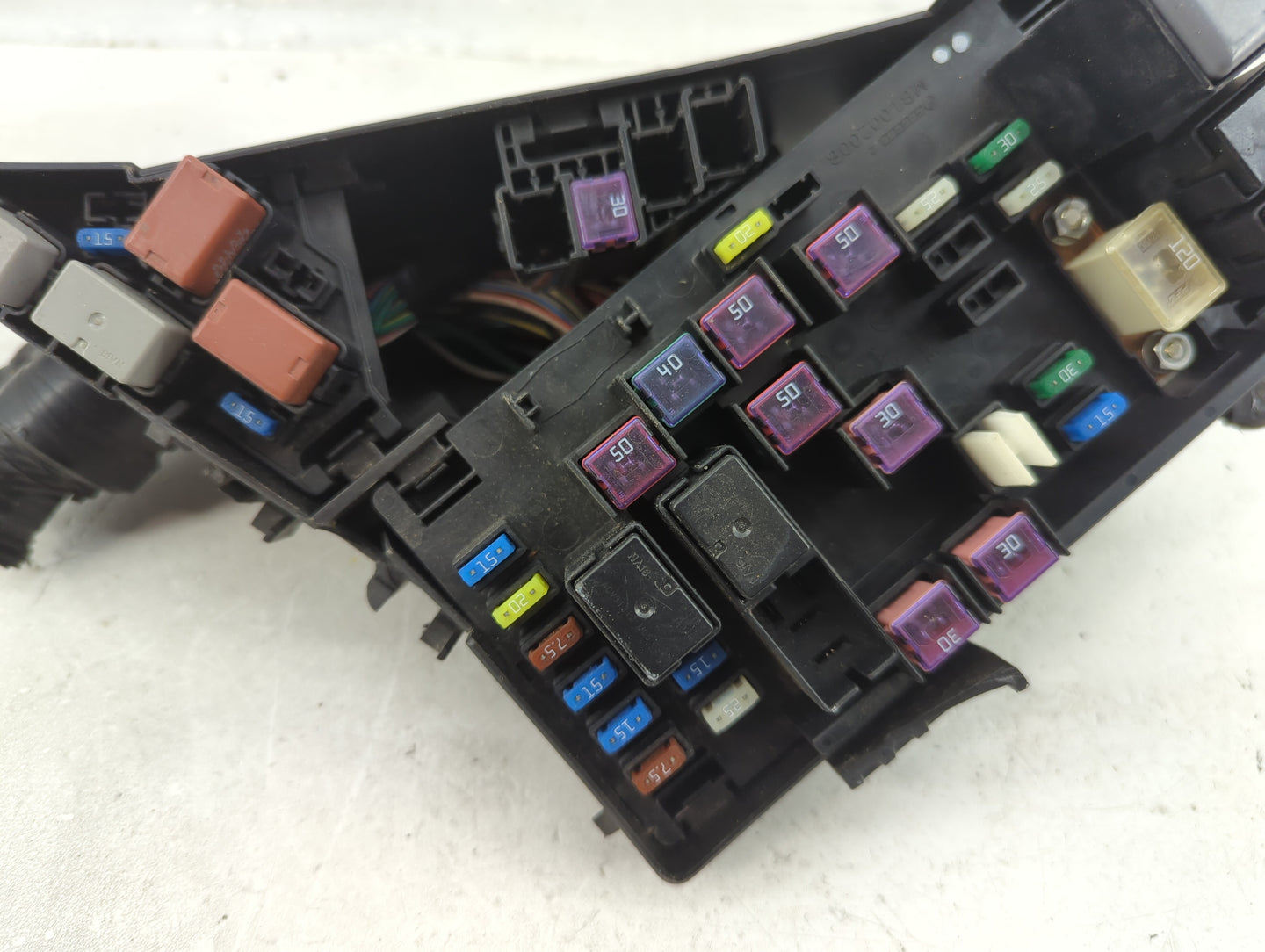 2013-2014 Subaru Xv Fusebox Fuse Box Panel Relay Module P/N:MB100200B Fits Fits 2012 2013 2014 OEM Used Auto Parts - Oemused