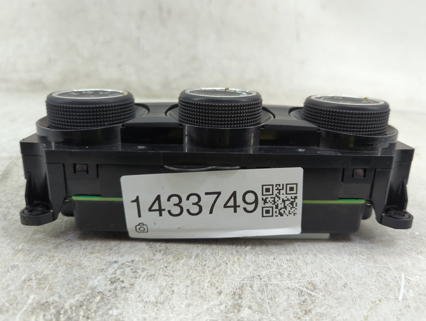 2014 Subaru Xv Climate Control Module Temperature AC/Heater Replacement P/N:72311FJ350 T915686 B Fits OEM Used Auto Parts - 