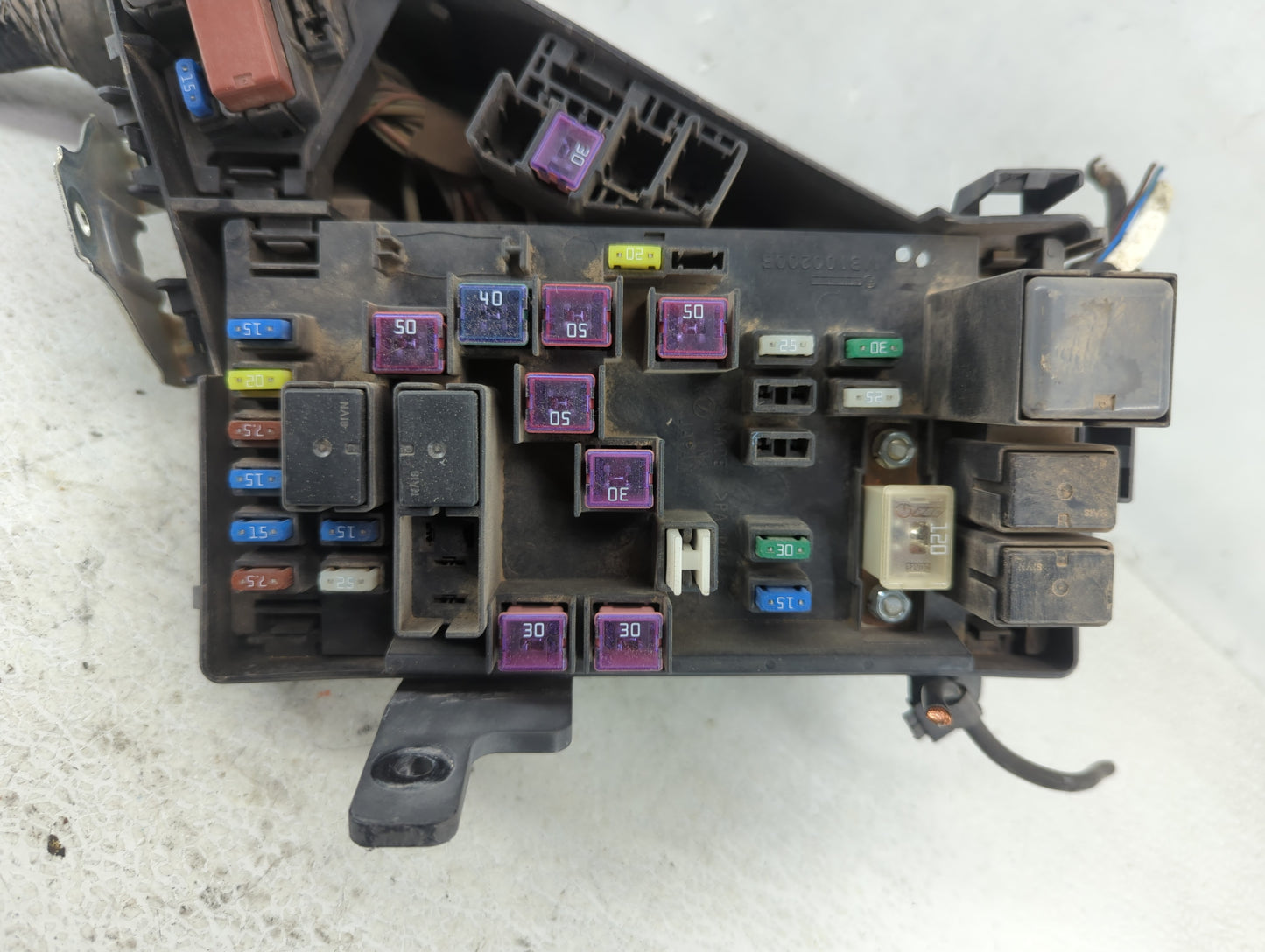 2013-2014 Subaru Xv Fusebox Fuse Box Panel Relay Module P/N:MB100200B Fits Fits 2012 2013 2014 OEM Used Auto Parts - Oemused
