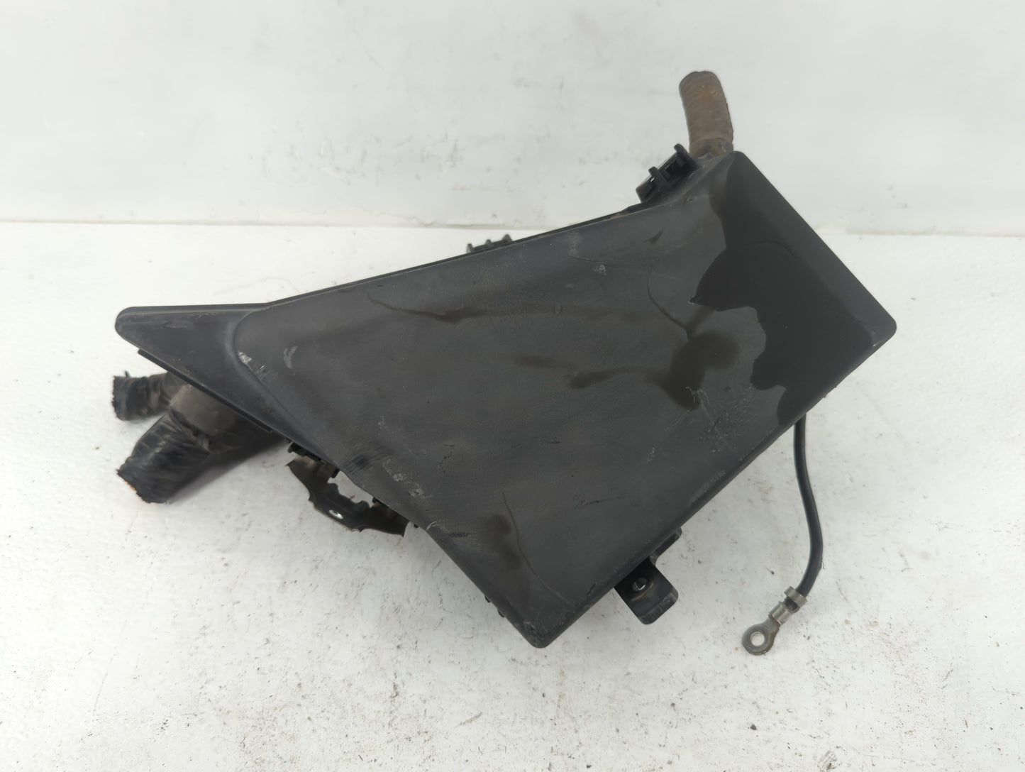 2013-2014 Subaru Xv Fusebox Fuse Box Panel Relay Module P/N:MB100200B Fits Fits 2012 2013 2014 OEM Used Auto Parts - Oemused