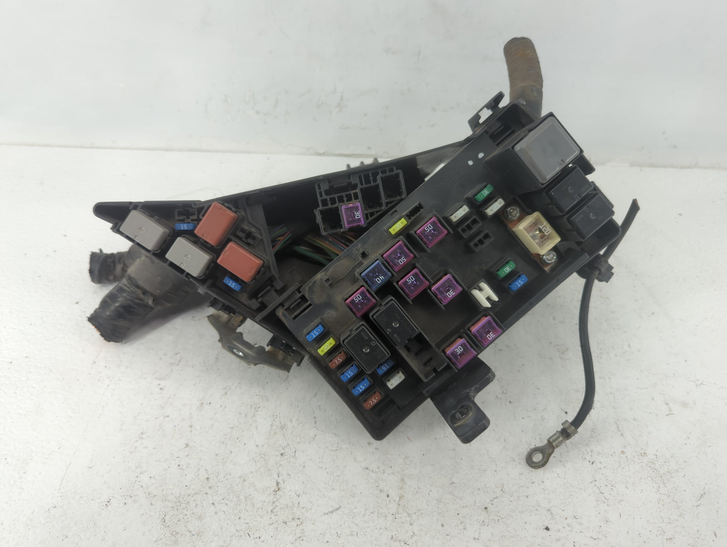 2013-2014 Subaru Xv Fusebox Fuse Box Panel Relay Module P/N:MB100200B Fits Fits 2012 2013 2014 OEM Used Auto Parts - Oemused
